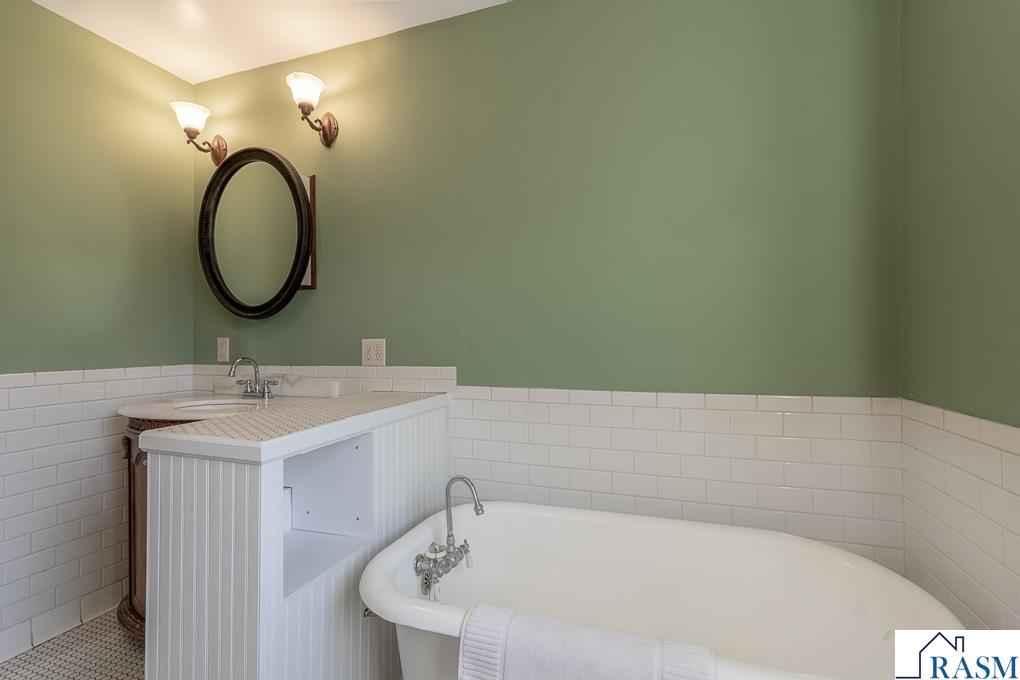 522 NE 2nd Avenue, Waseca, MN 56093 Listing Photo  28