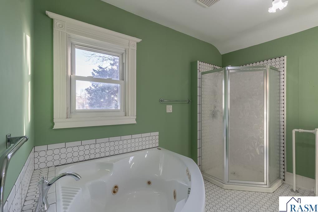 522 NE 2nd Avenue, Waseca, MN 56093 Listing Photo  35