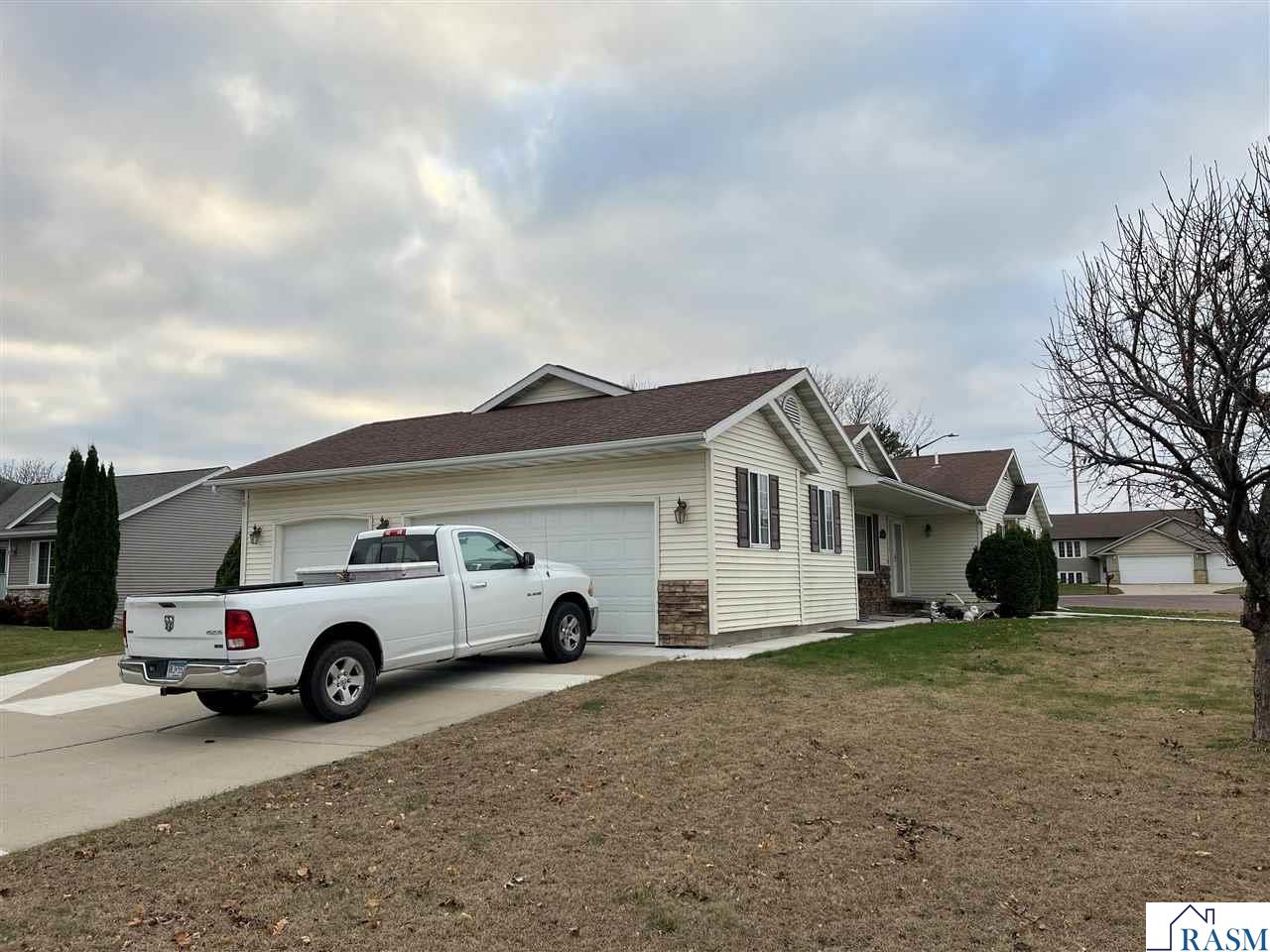 1007 Westwood Drive, St. James, MN 56081 Listing Photo  3