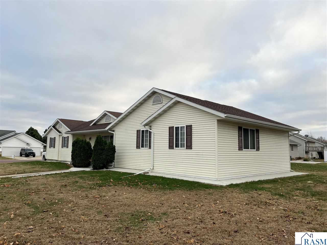 1007 Westwood Drive, St. James, MN 56081 Listing Photo  4