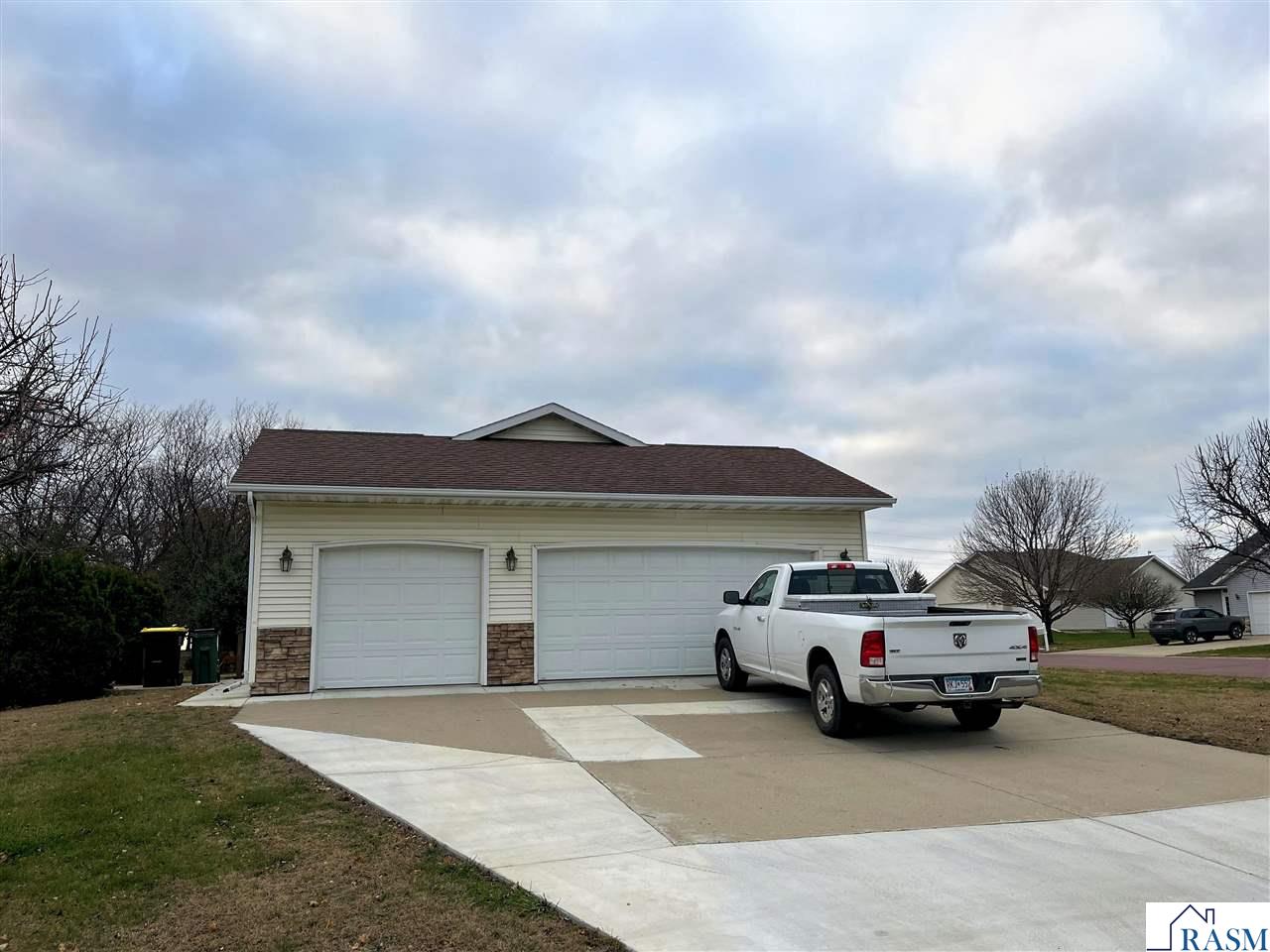 1007 Westwood Drive, St. James, MN 56081 Listing Photo  5