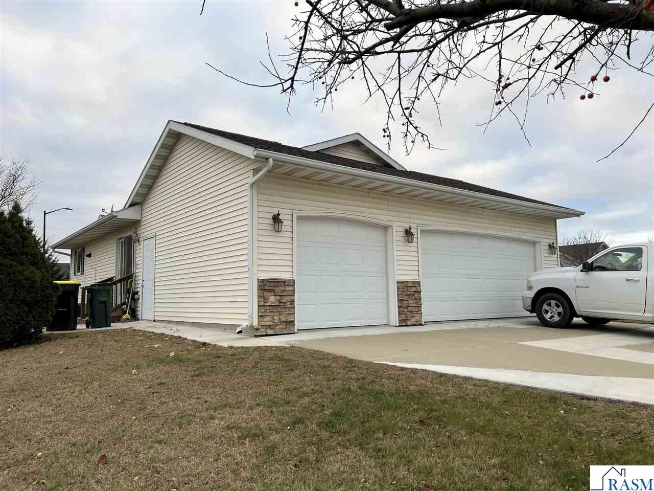 1007 Westwood Drive, St. James, MN 56081 Listing Photo  6