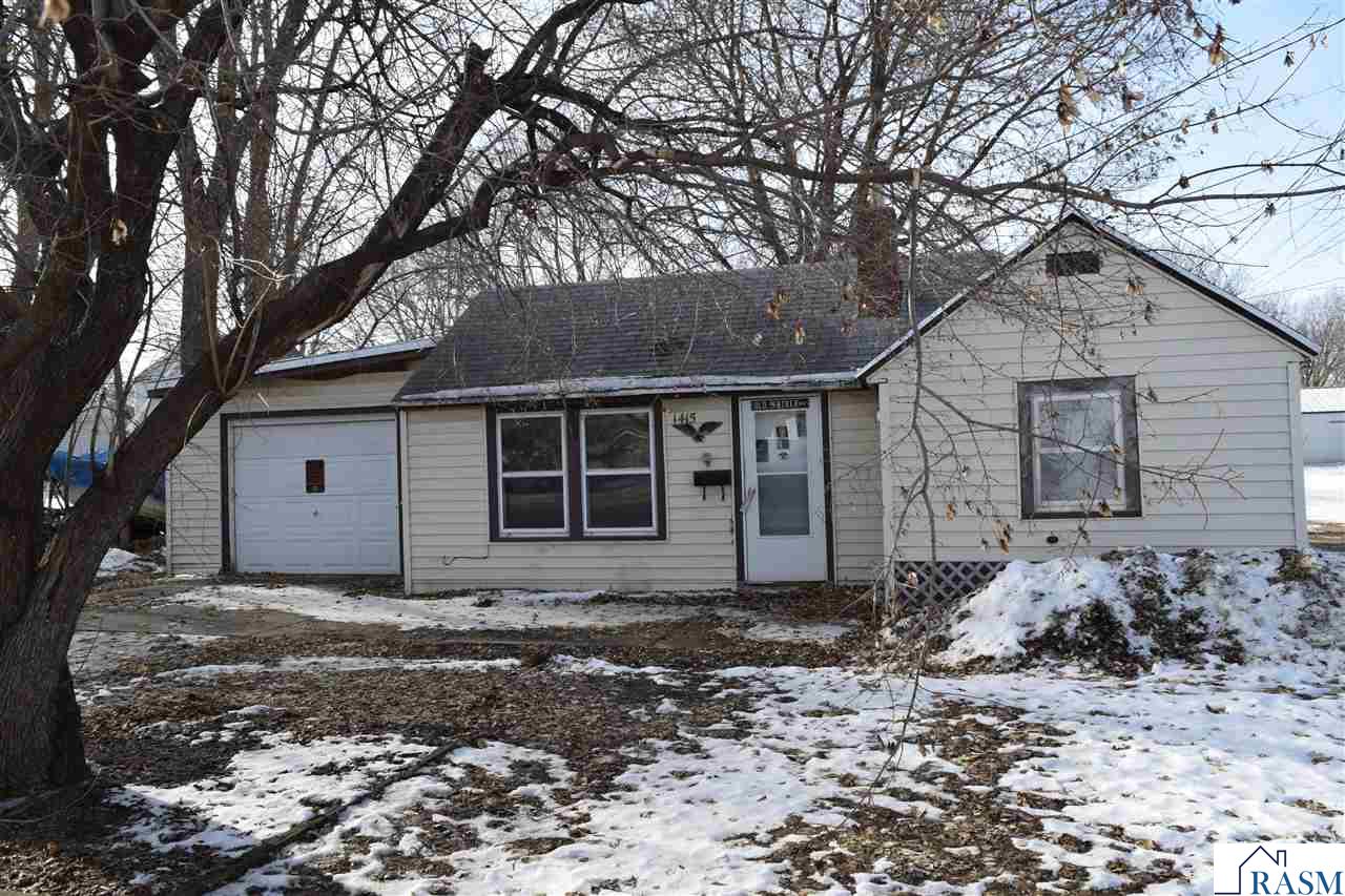 1415 N Elm St, Fairmont, MN 56031 Listing Photo  1
