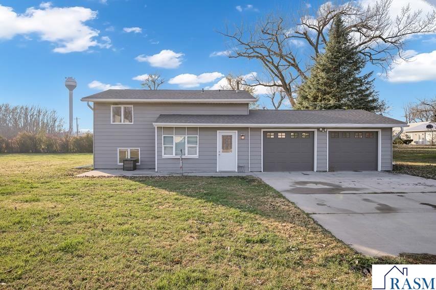405 Sparks Dr, Granada, MN 56039 Listing Photo  1