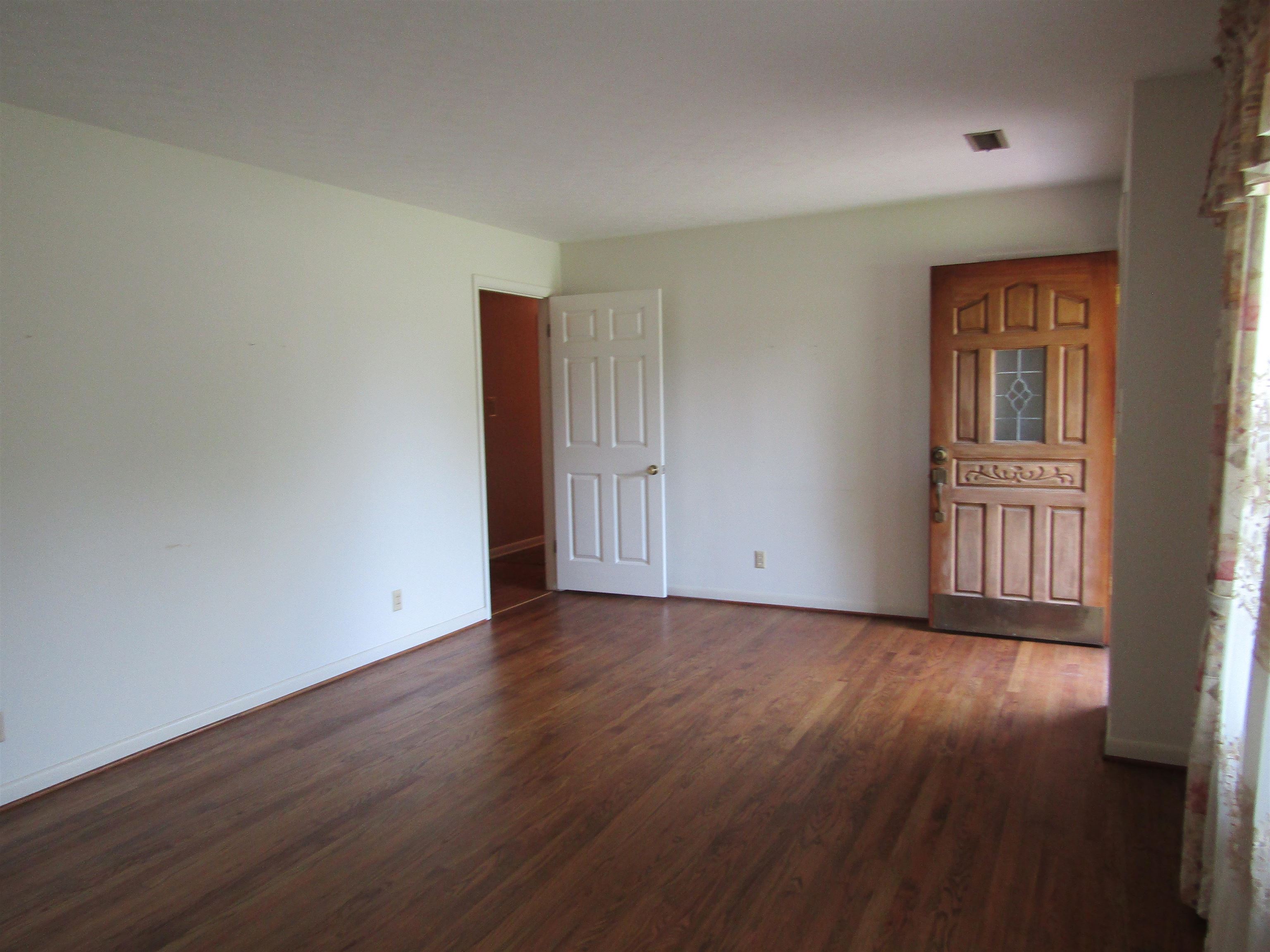 103 Elmwood Dr