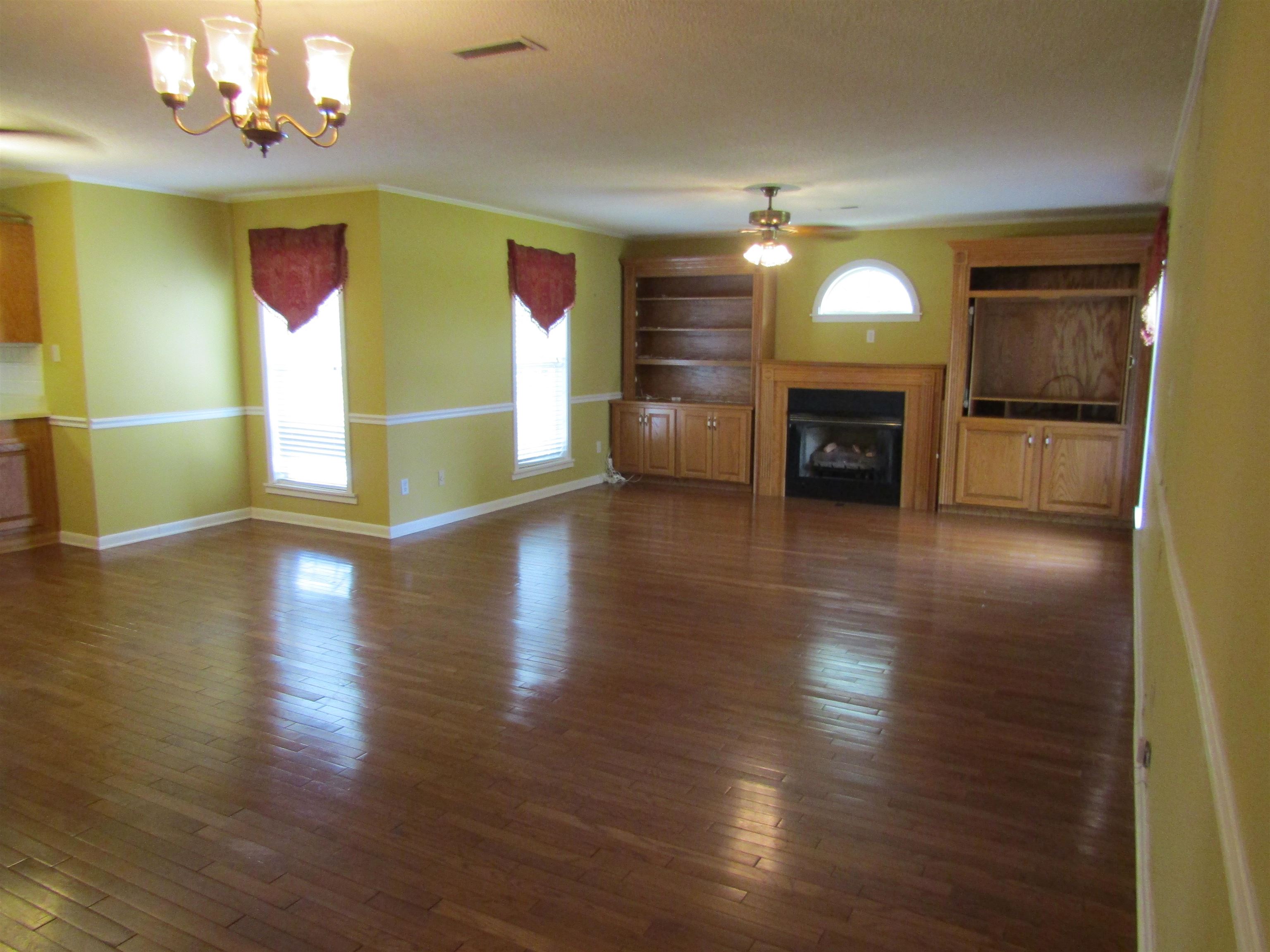 103 Elmwood Dr