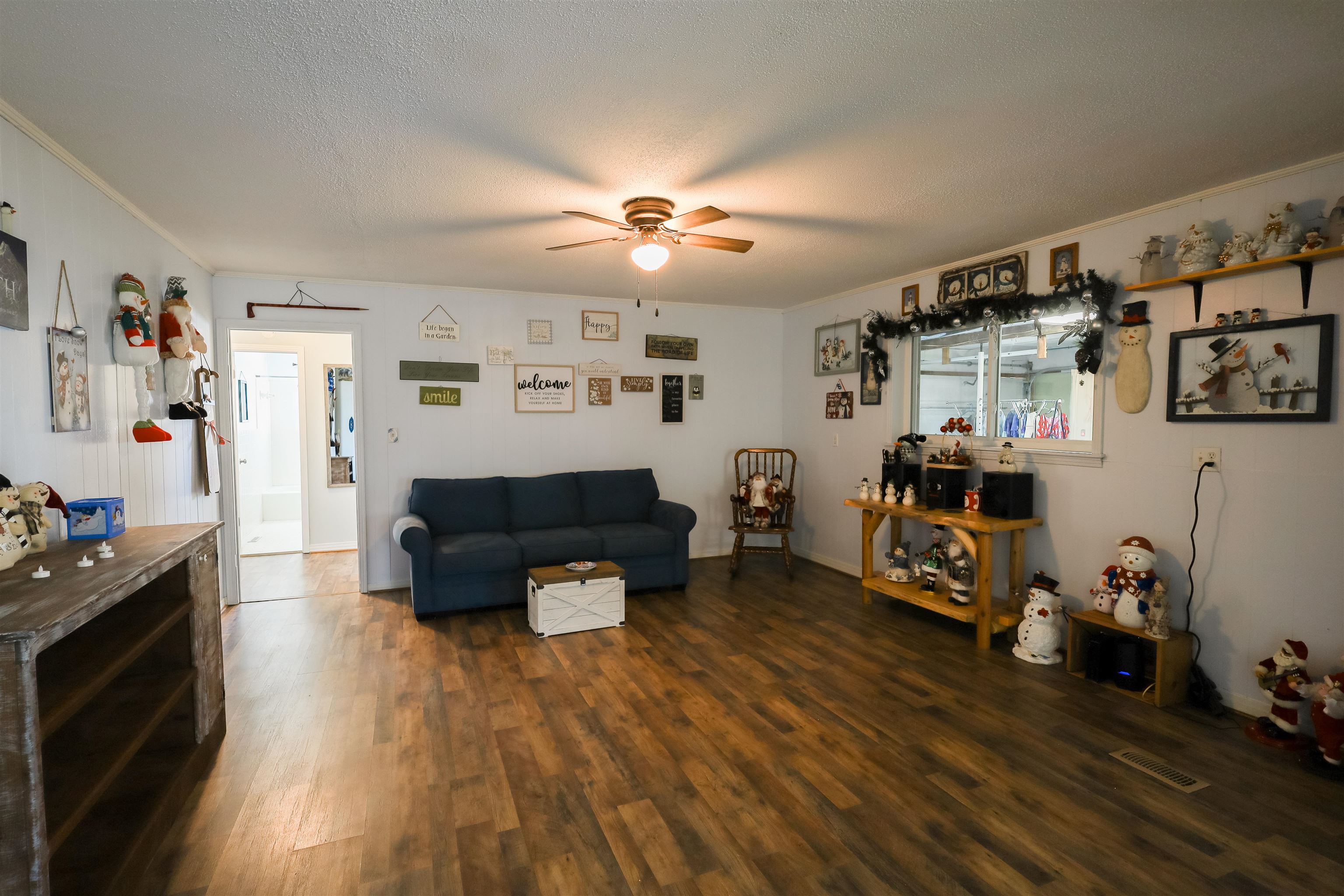 9 Steele St