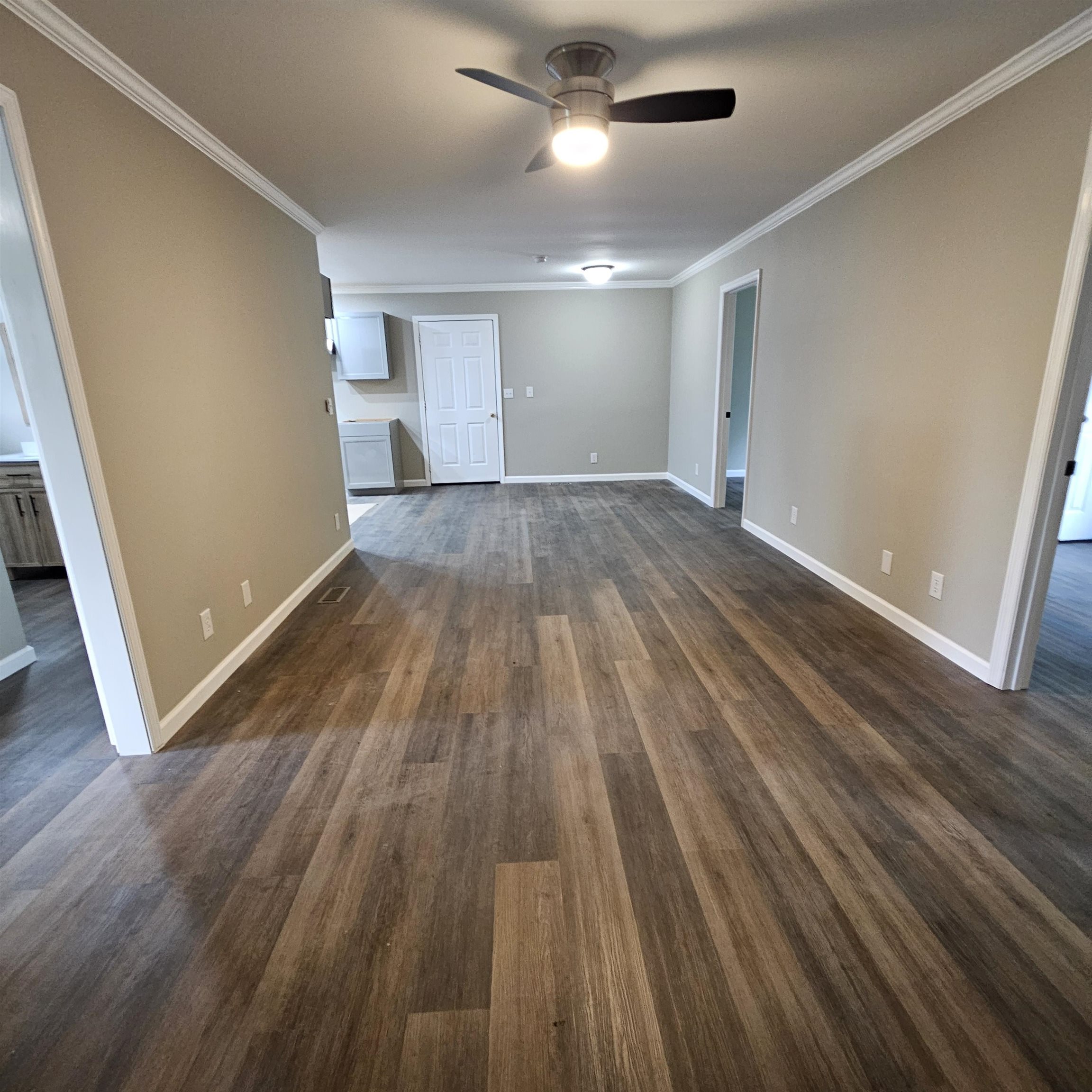 208 Doris St