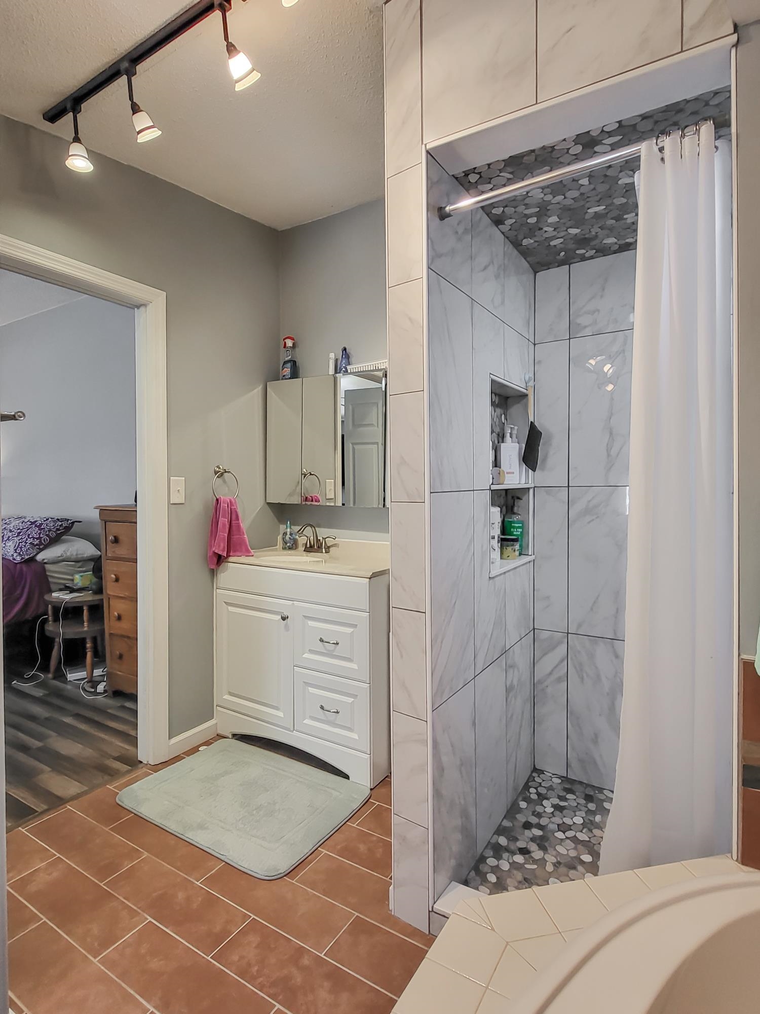 125 Longleaf Dr