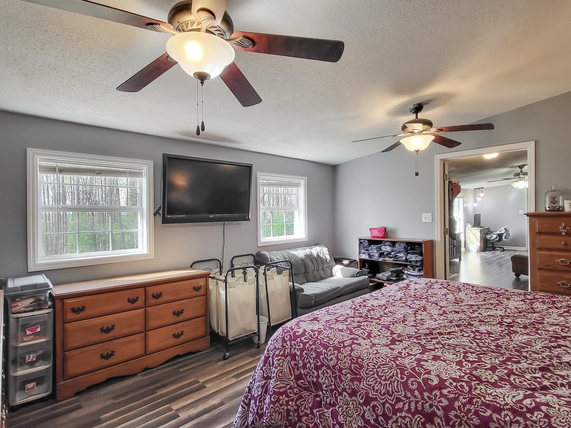 125 Longleaf Dr