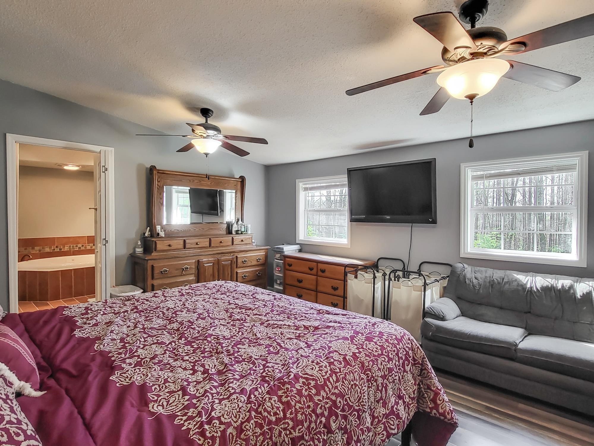 125 Longleaf Dr