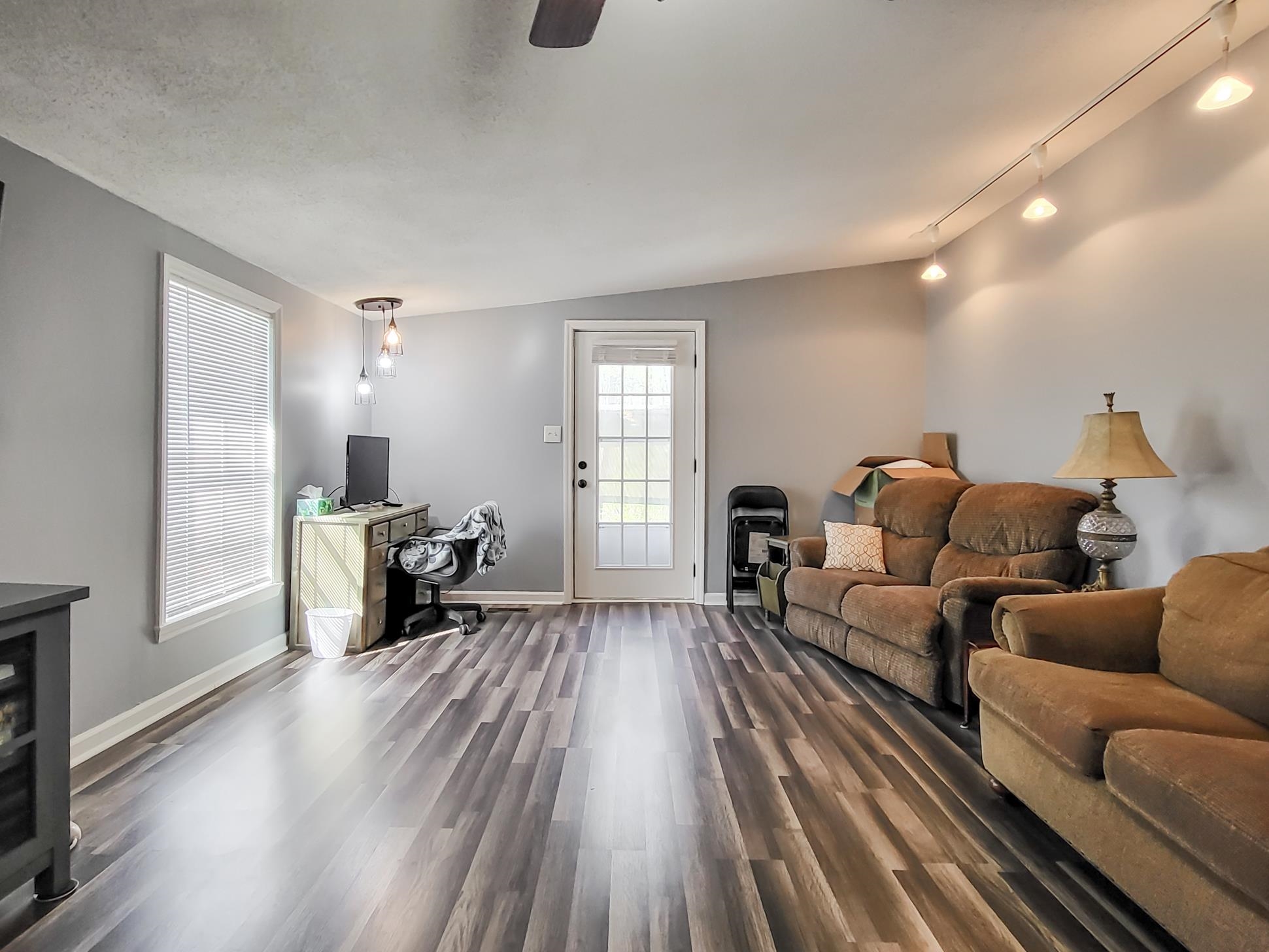 125 Longleaf Dr