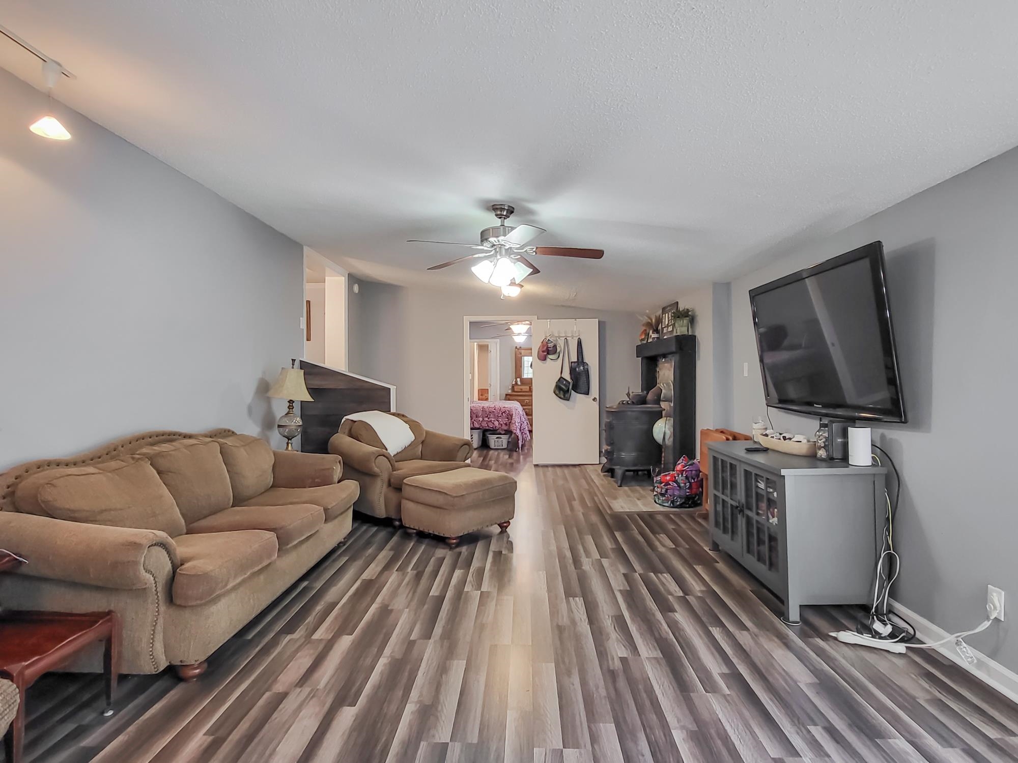 125 Longleaf Dr
