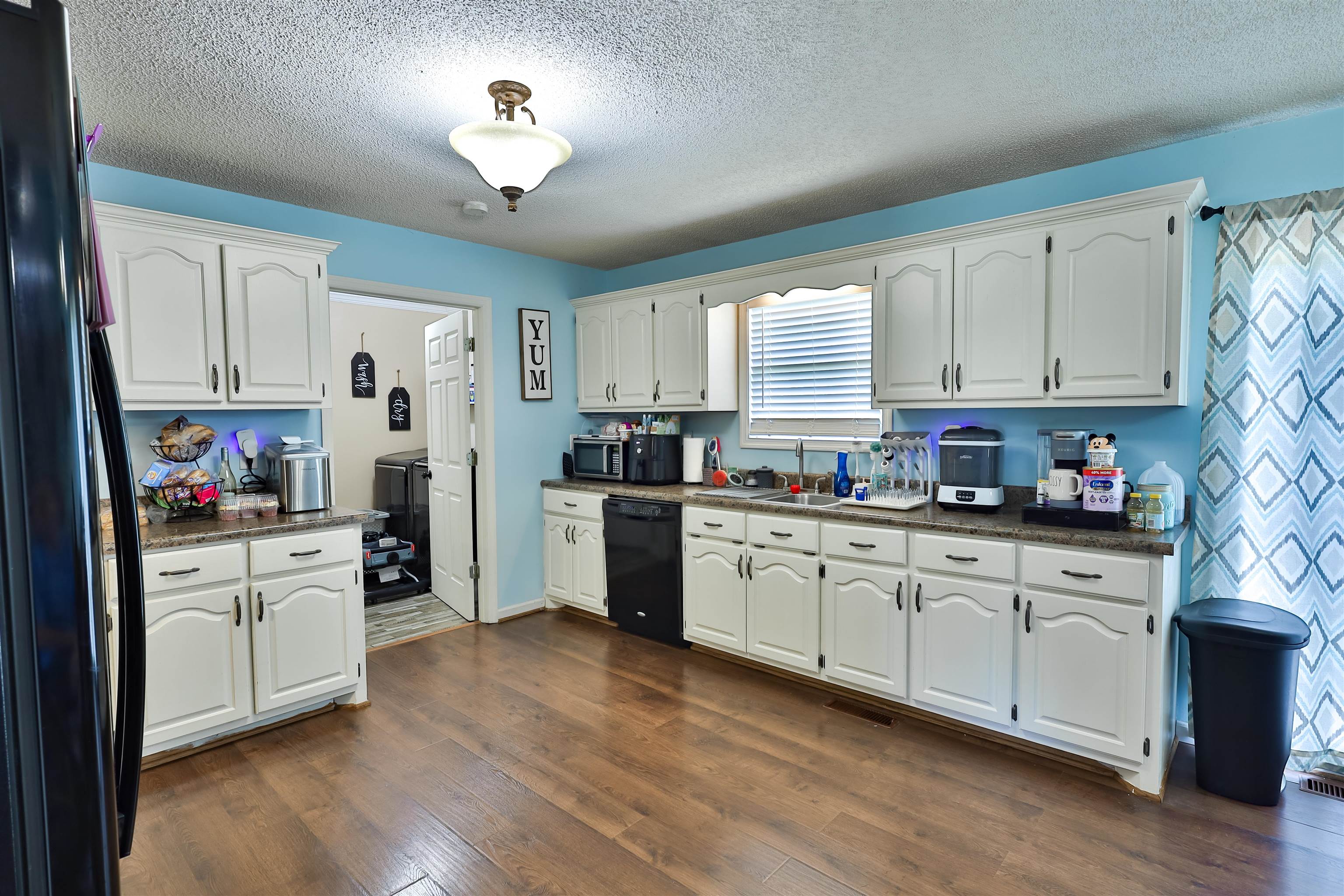 1087 Waters Edge Dr