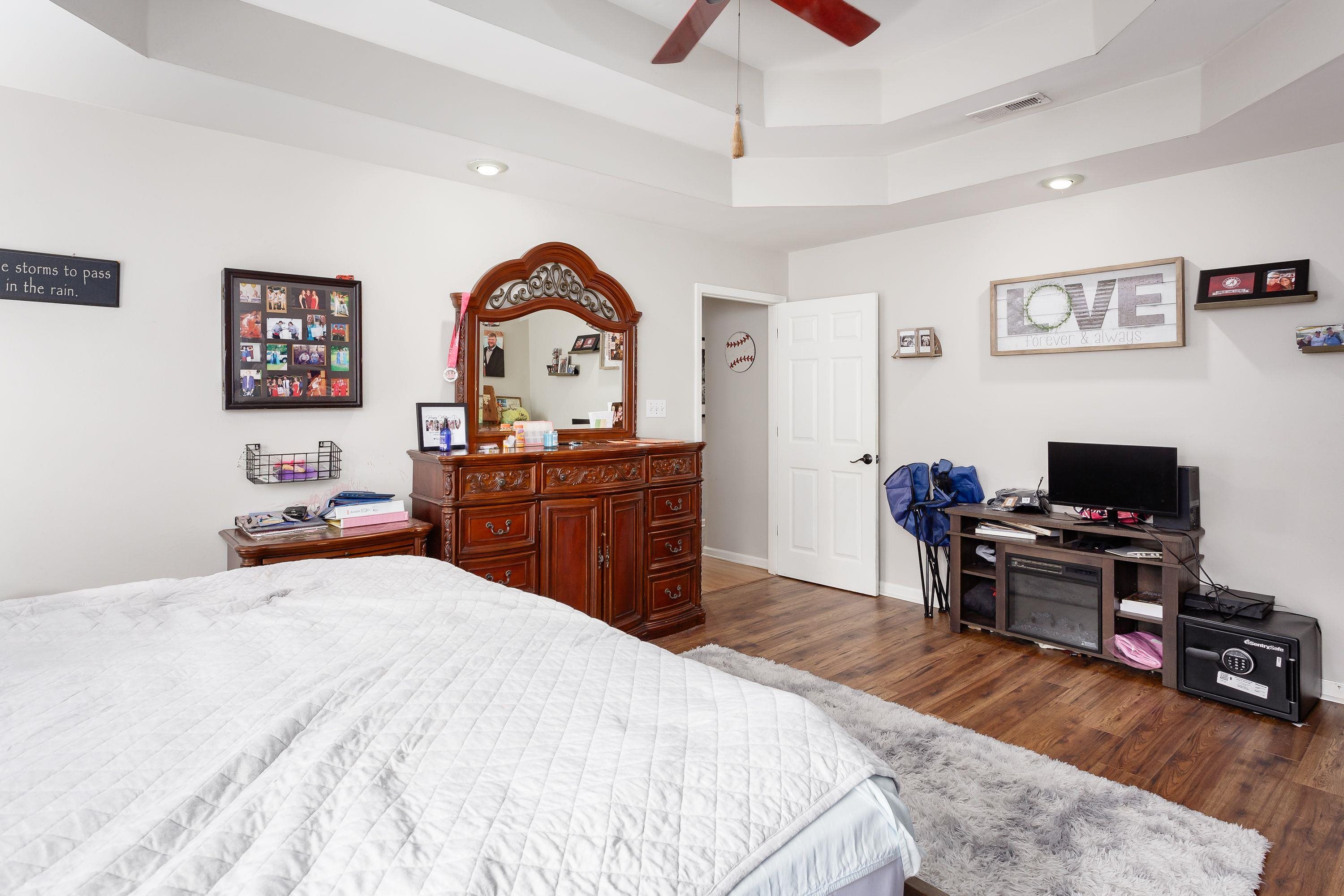 305 Redfield Rd