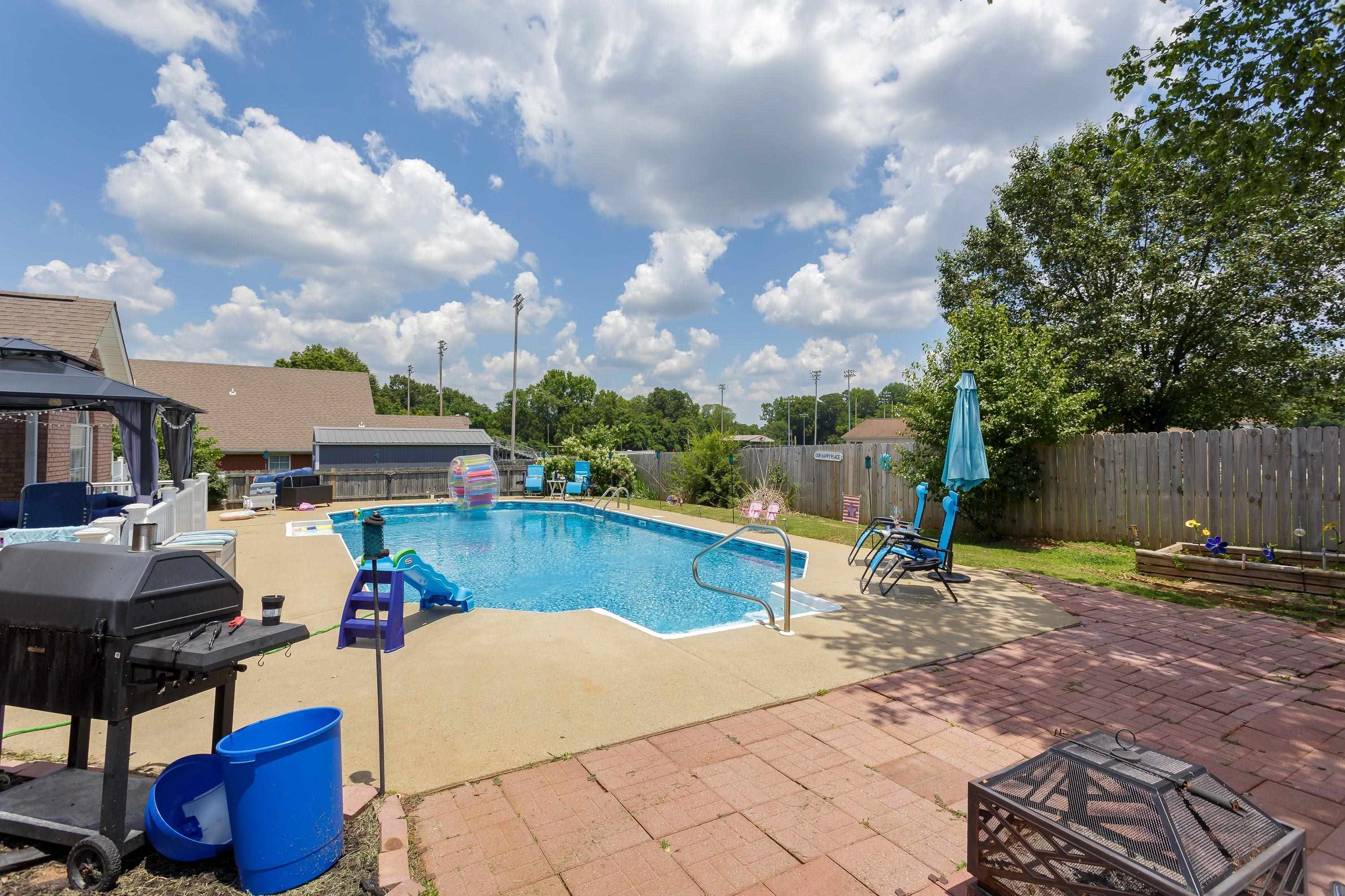 305 Redfield Rd
