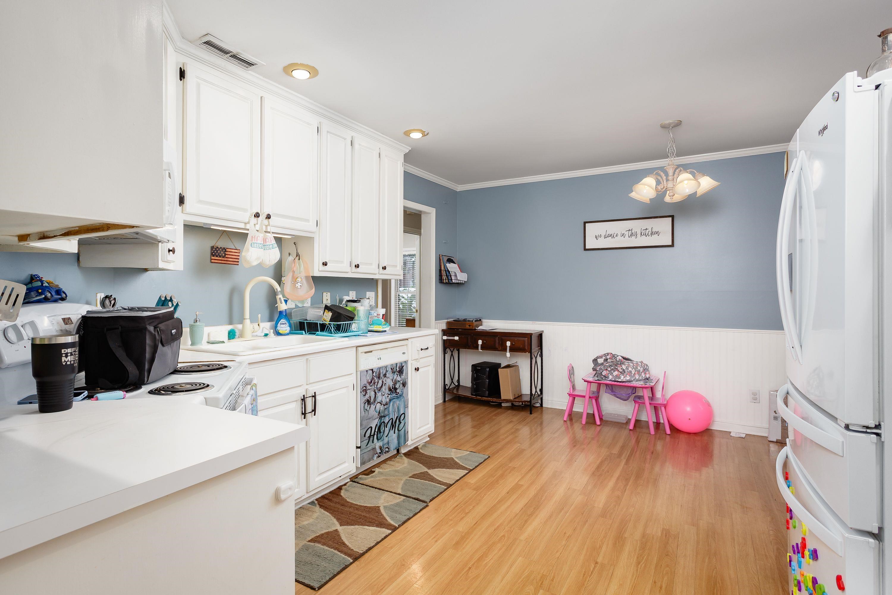 305 Redfield Rd