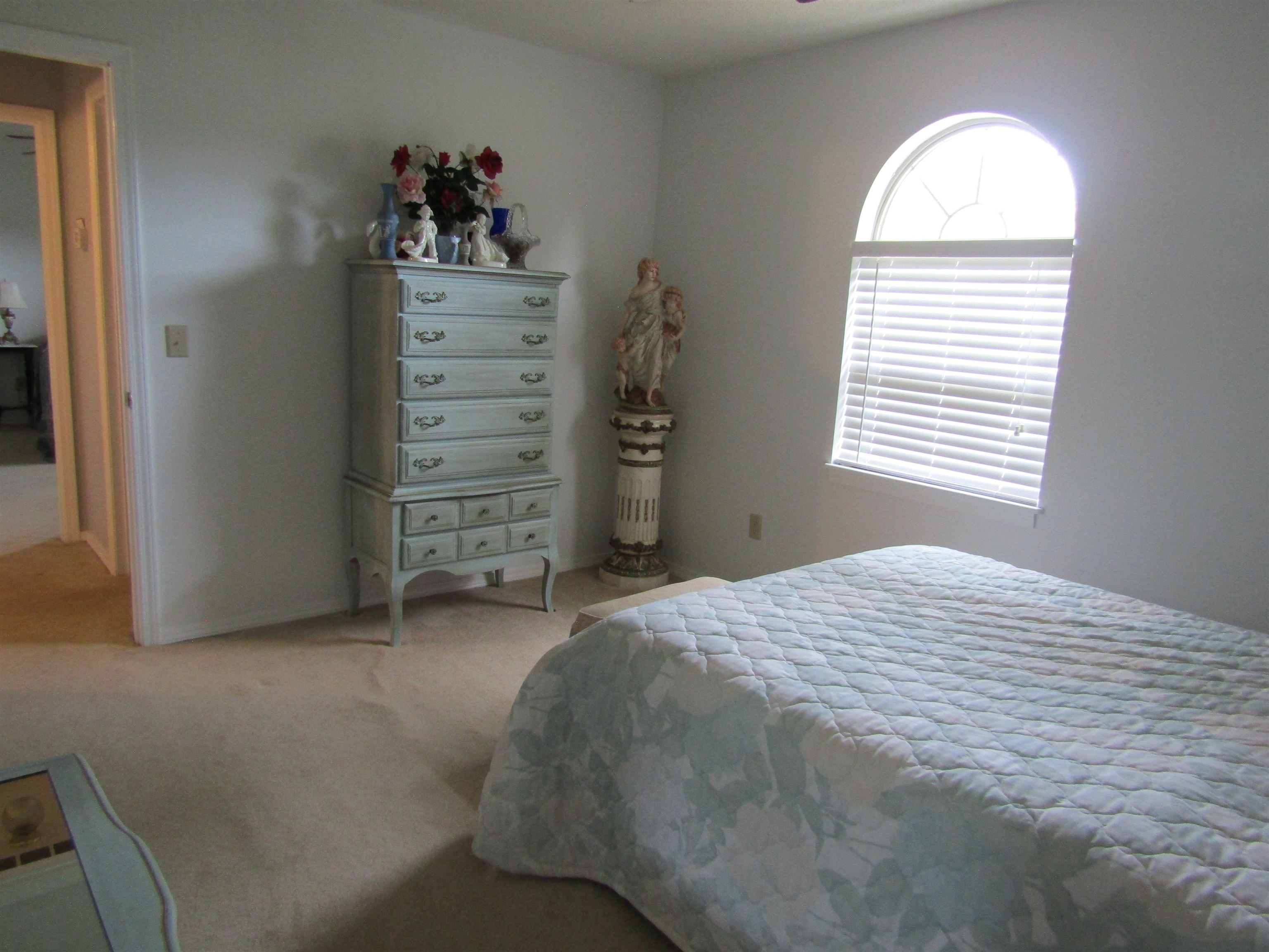 1215 Sheffield Cir