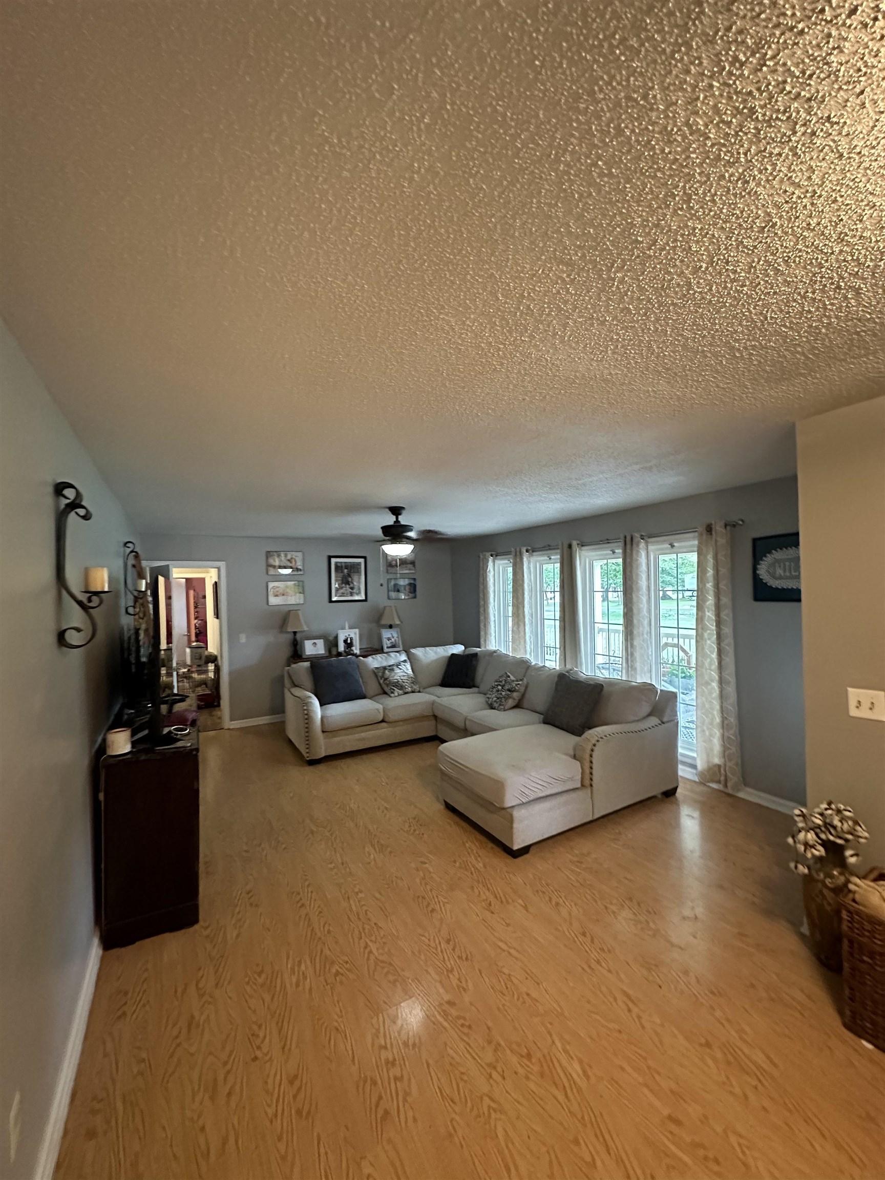 291 Hester Ave