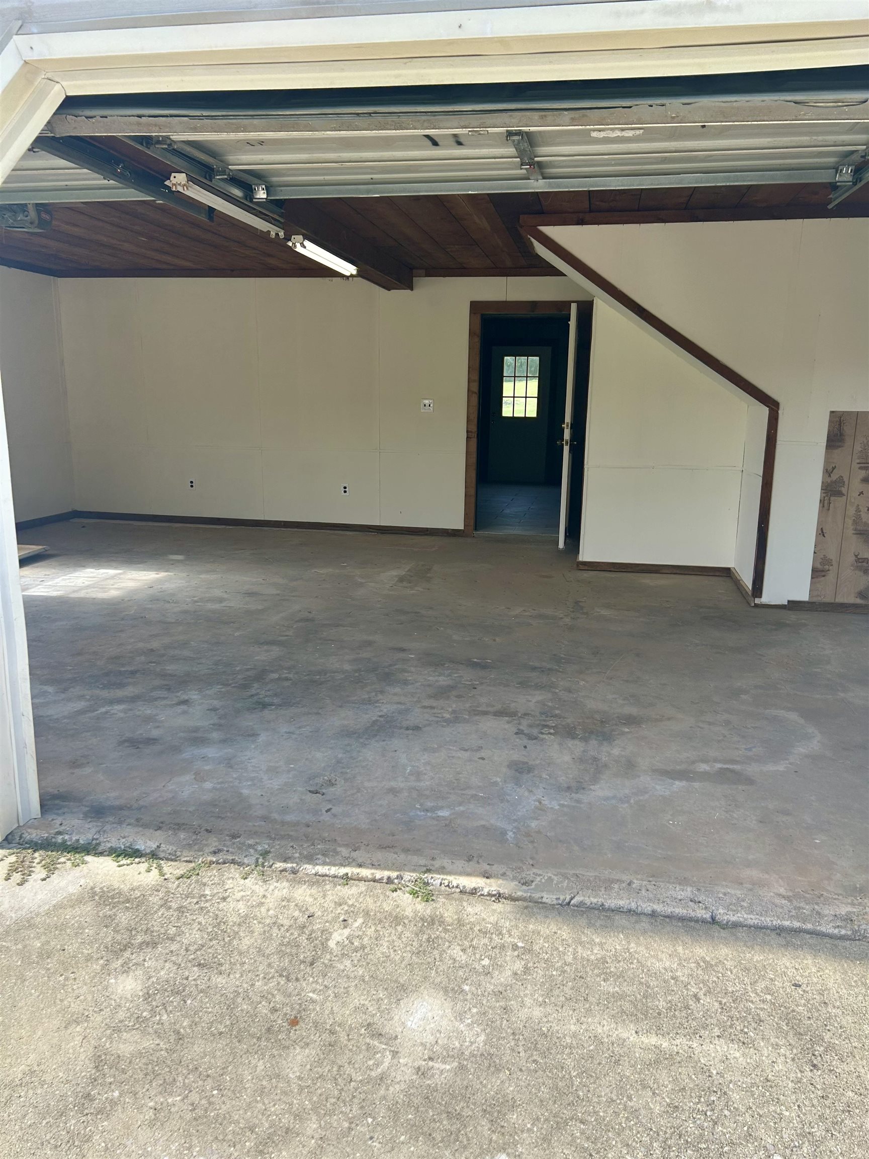 585 Lime Rock Rd