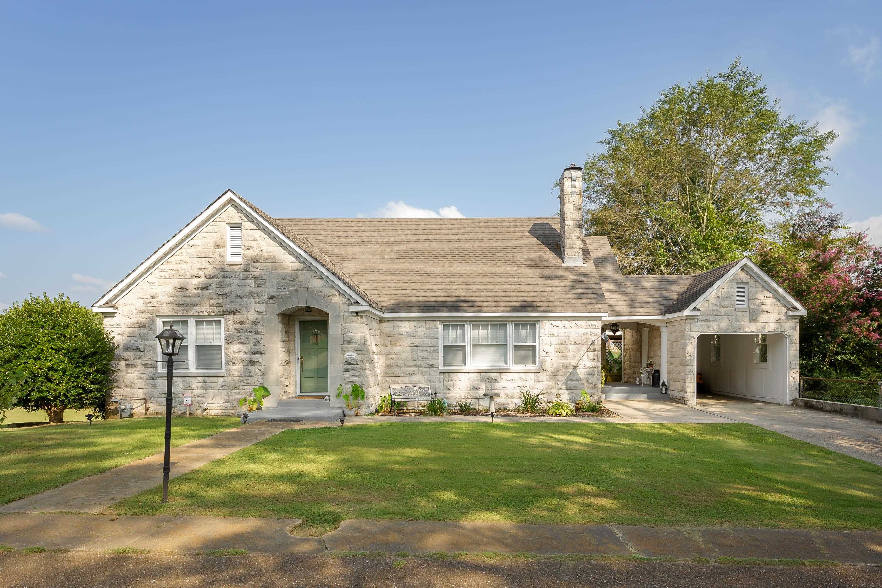 606 Green Ave