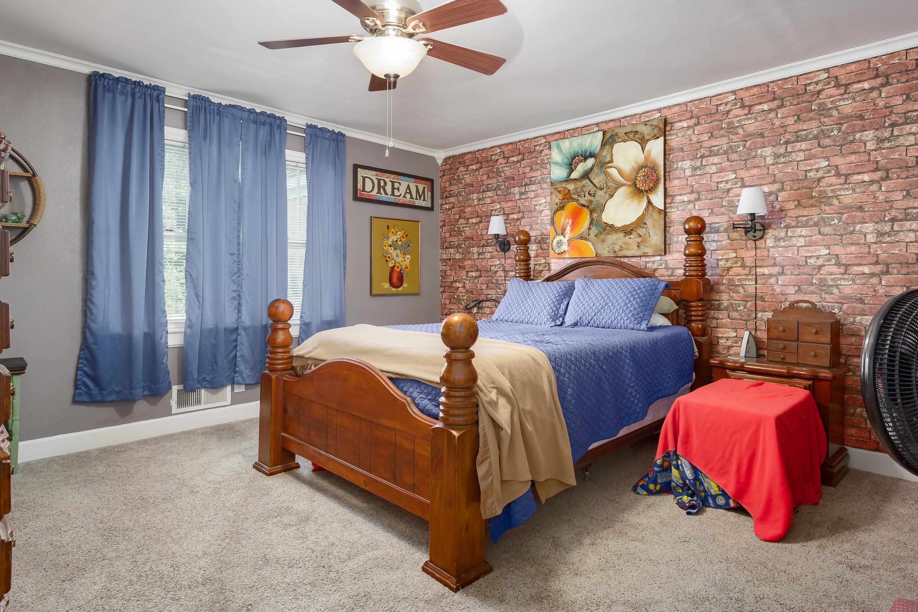 606 Green Ave