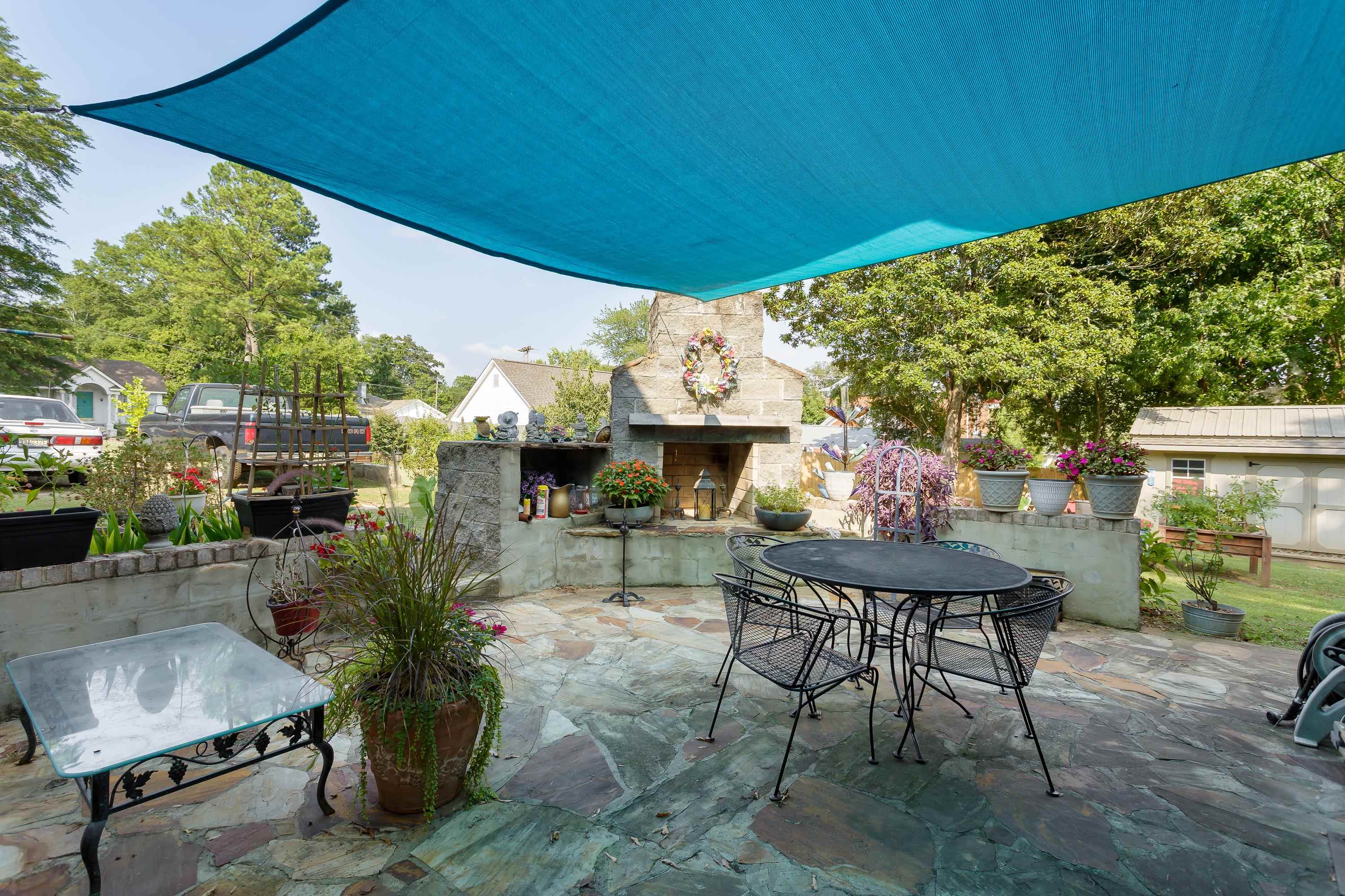 606 Green Ave