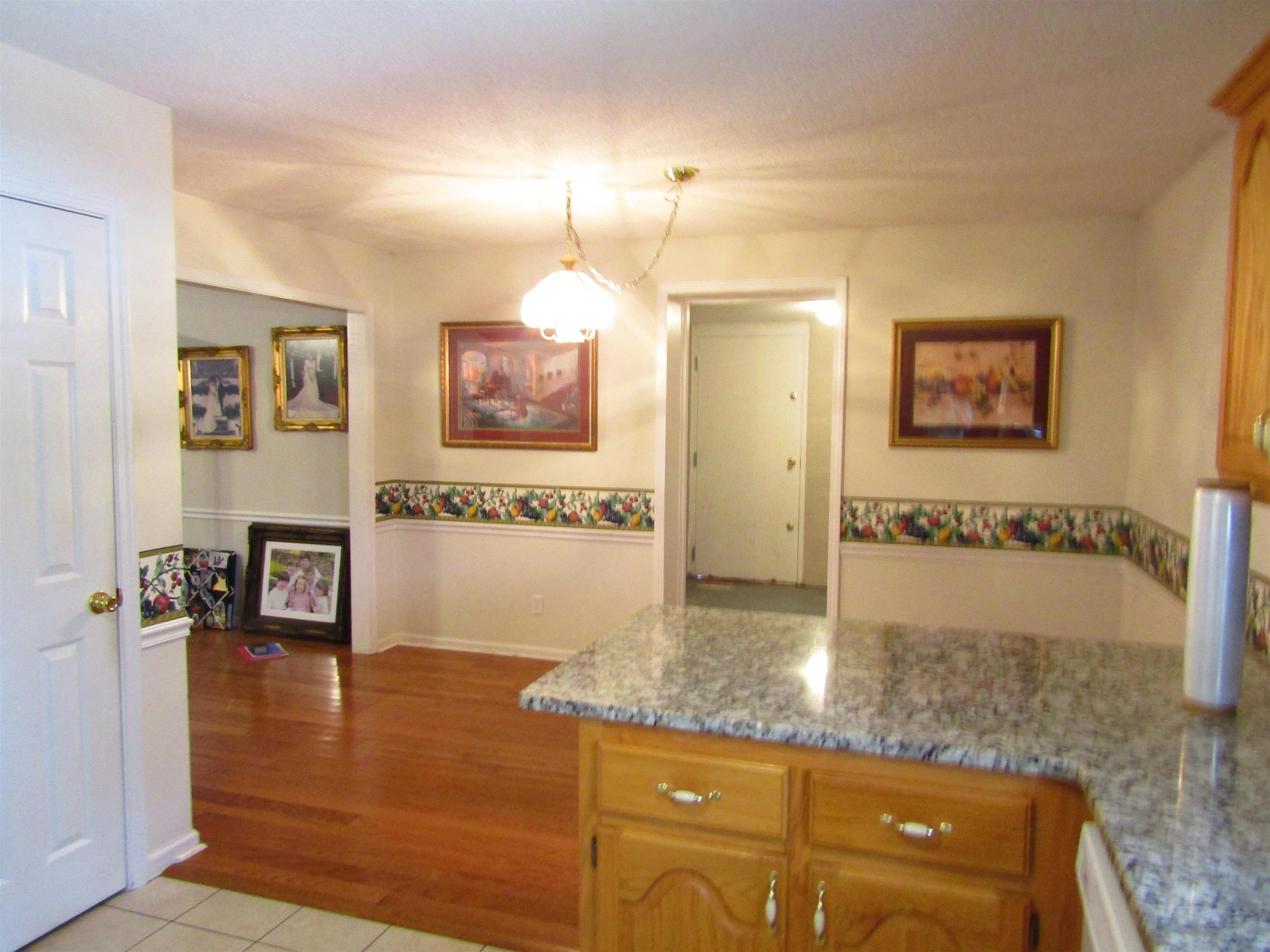 419 Crestwood Dr