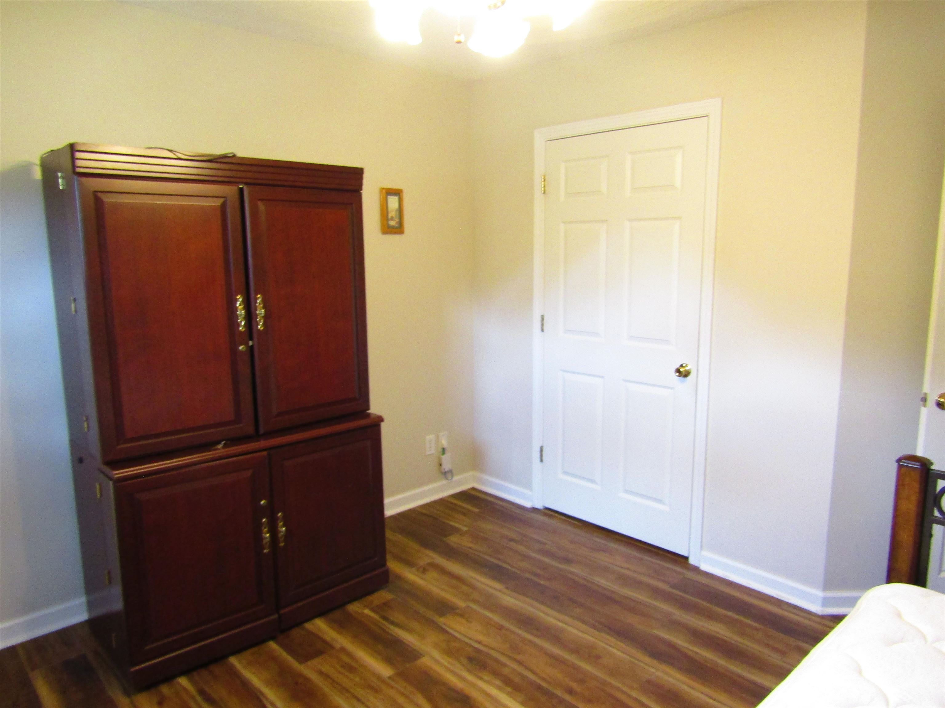 419 Crestwood Dr