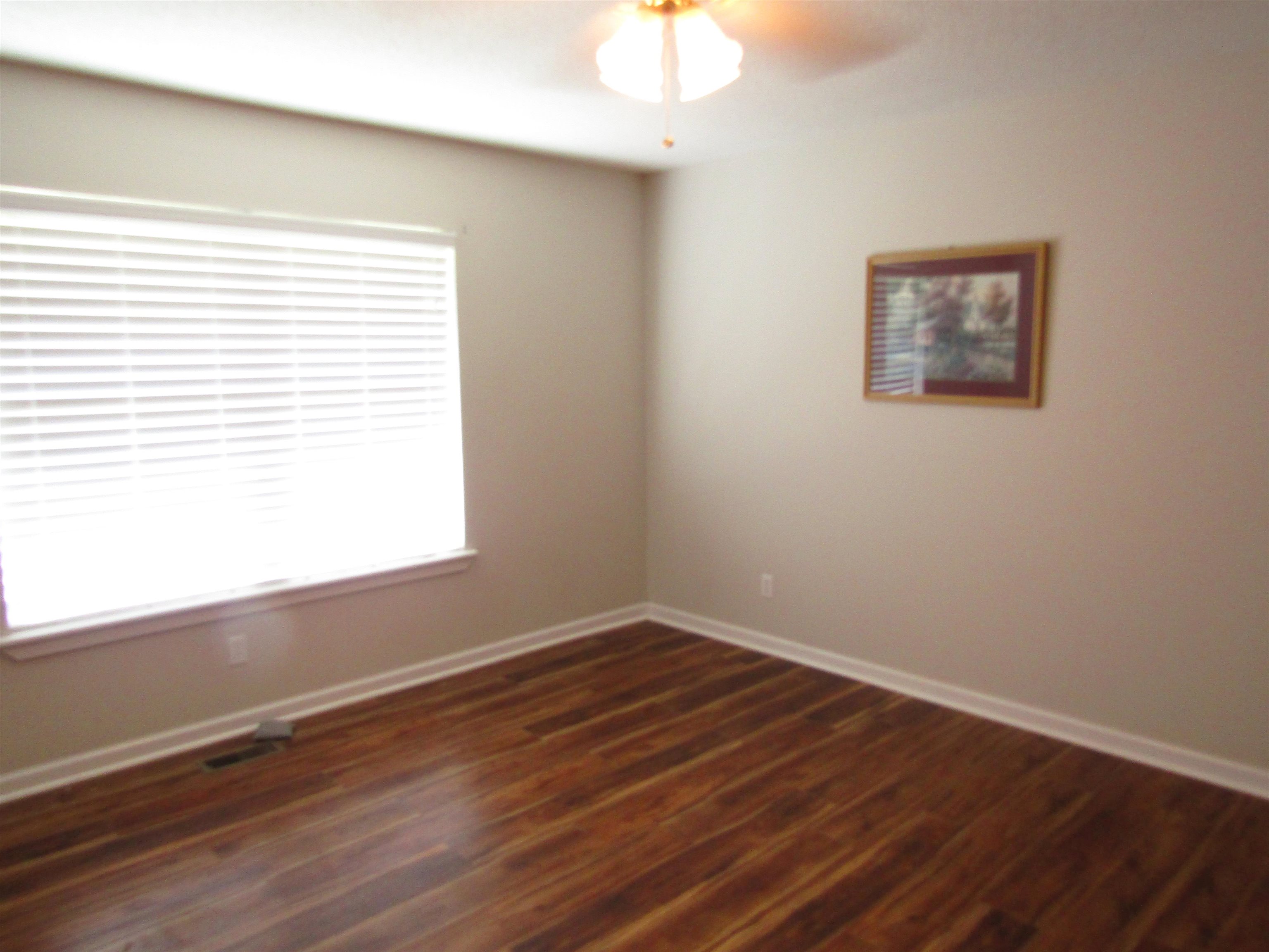419 Crestwood Dr