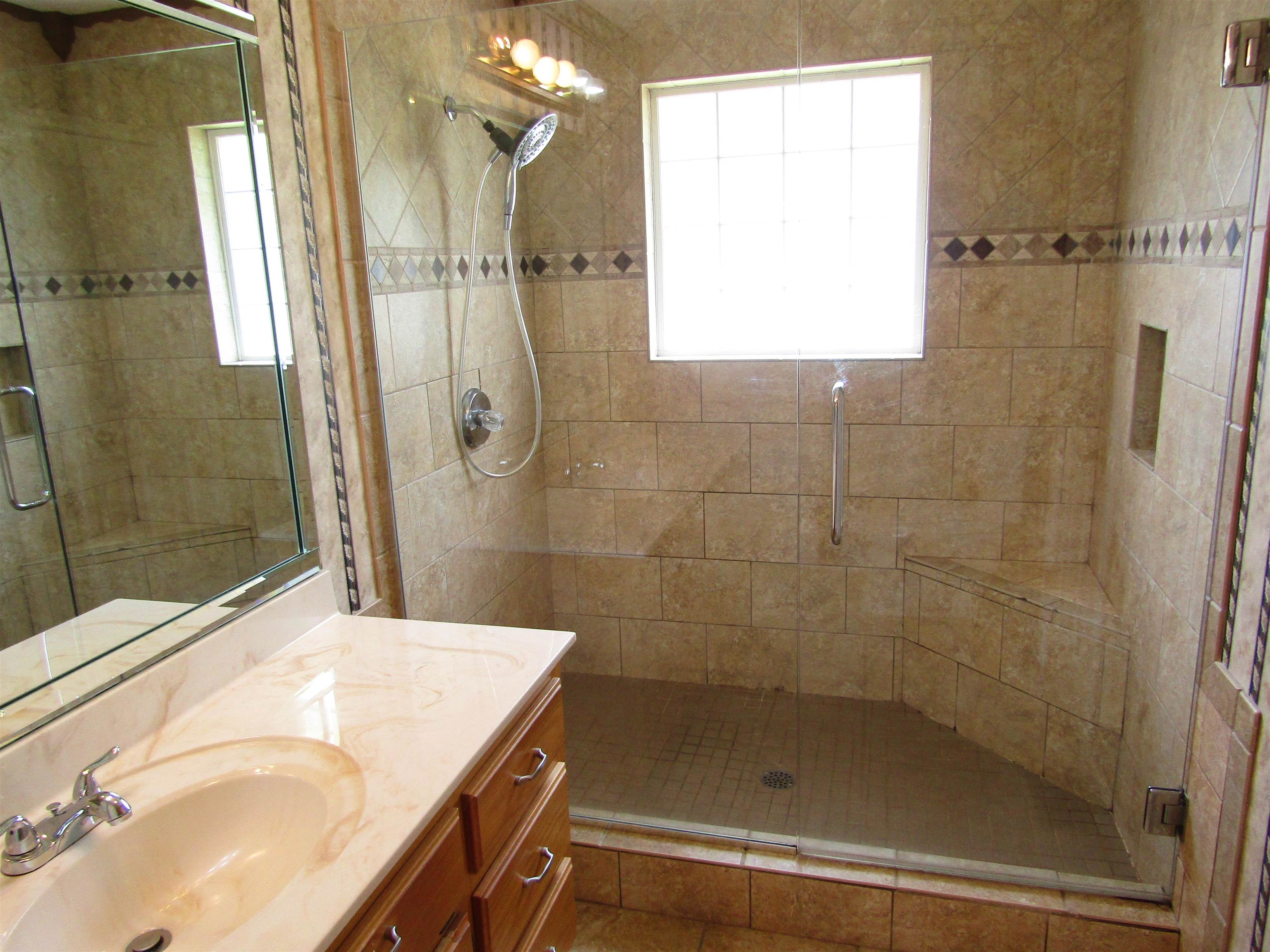 419 Crestwood Dr