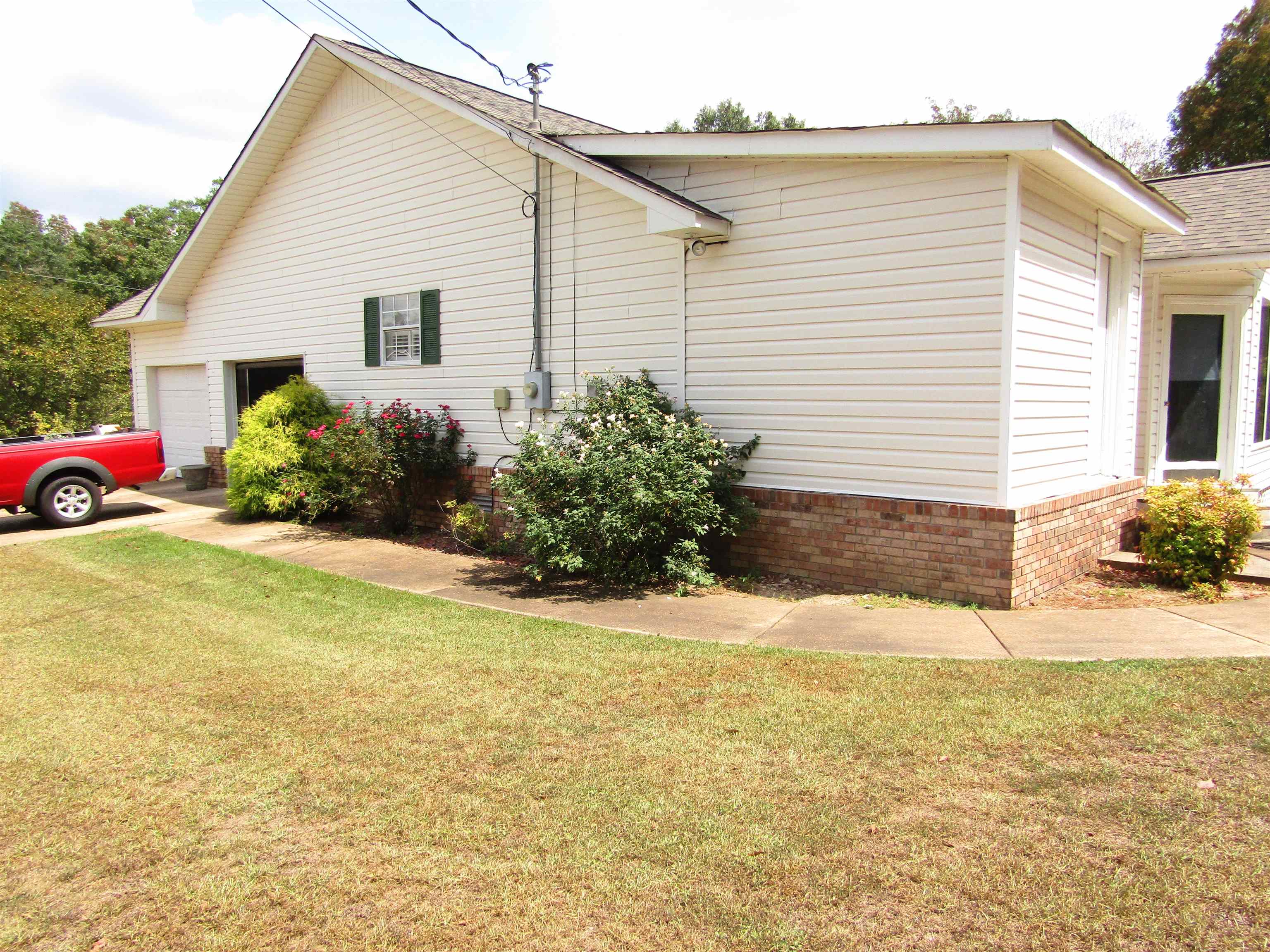 419 Crestwood Dr