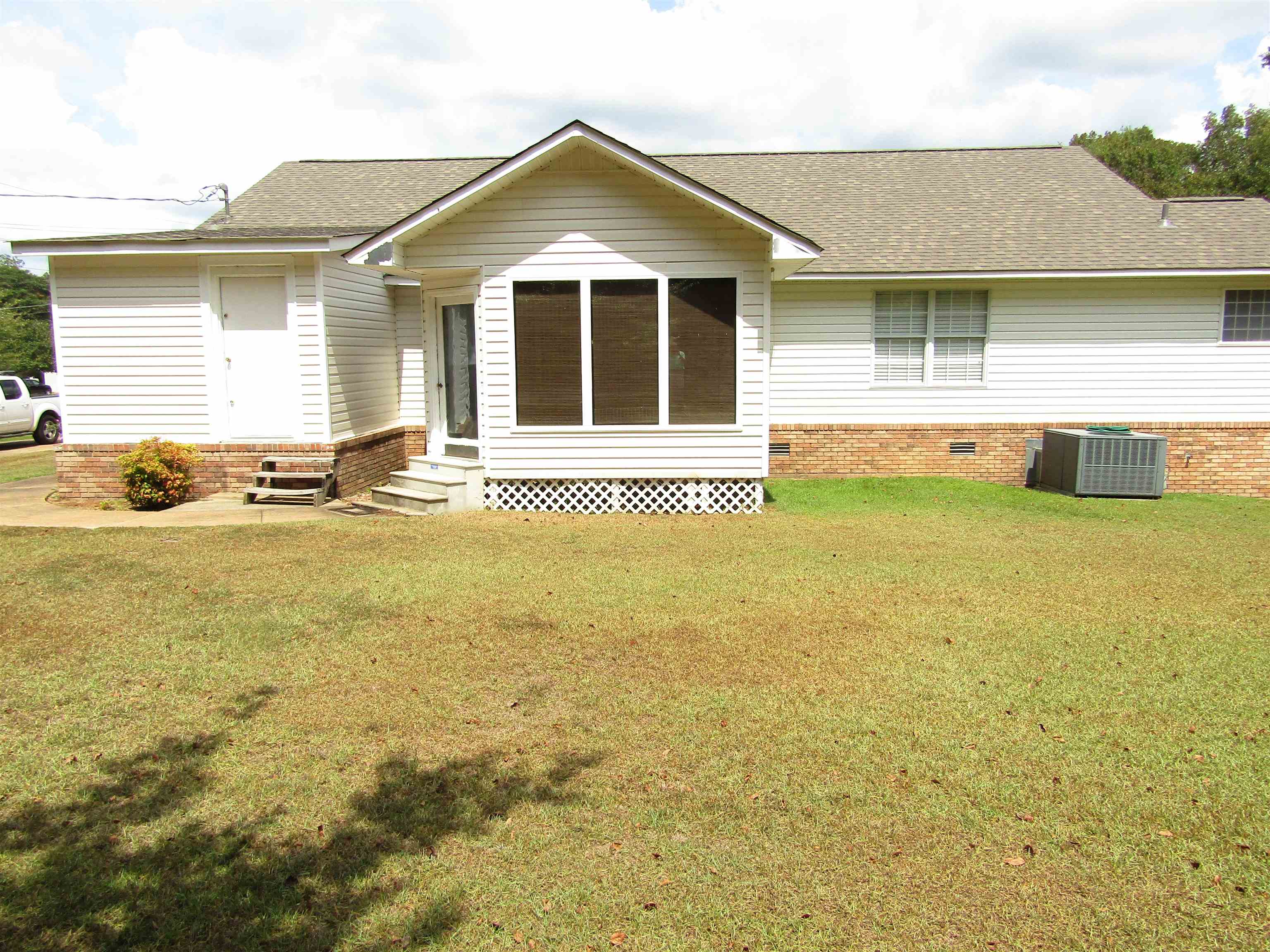 419 Crestwood Dr