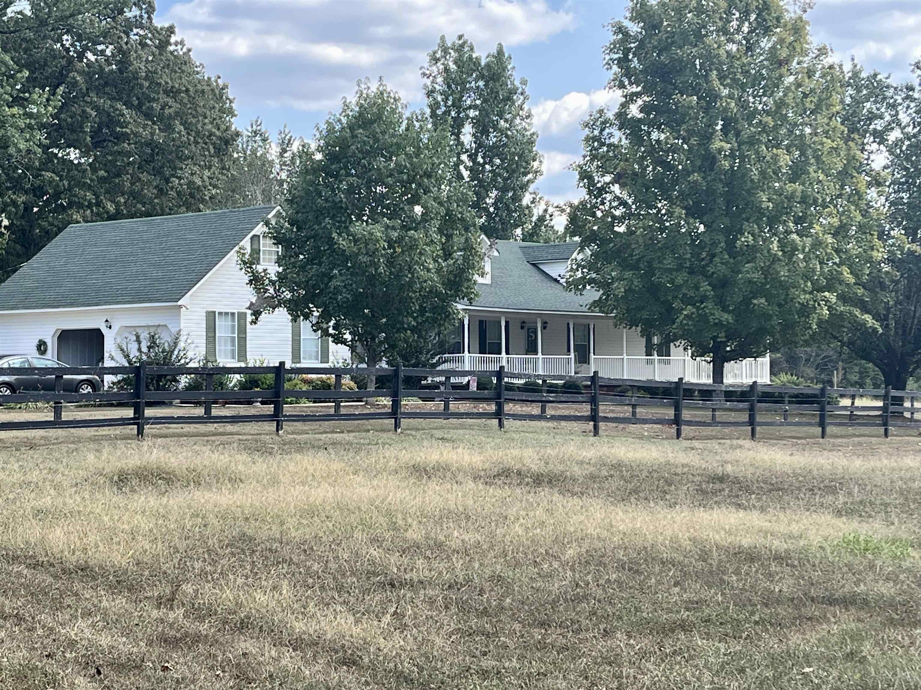 100 Stonewood Dr