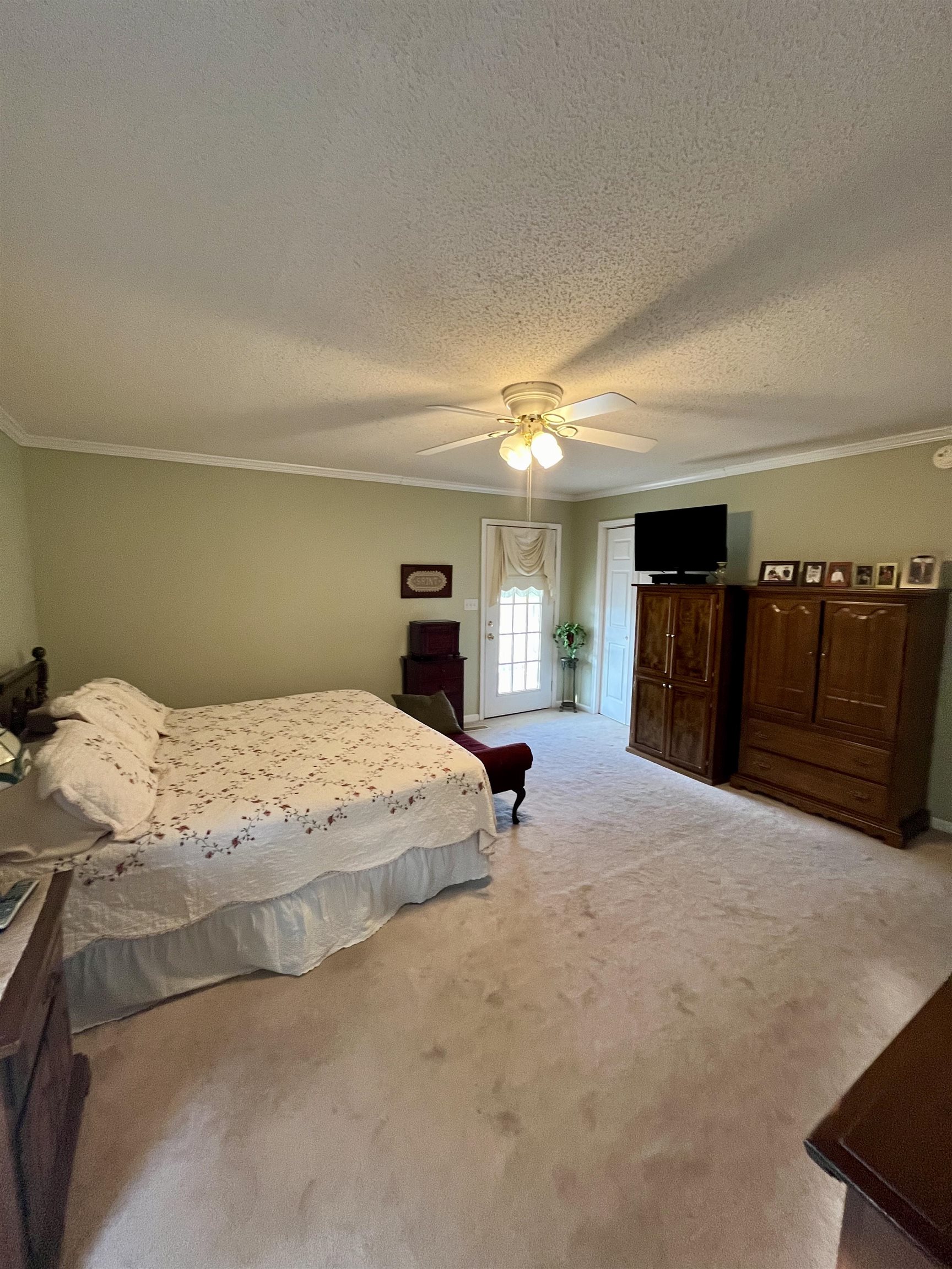 100 Stonewood Dr