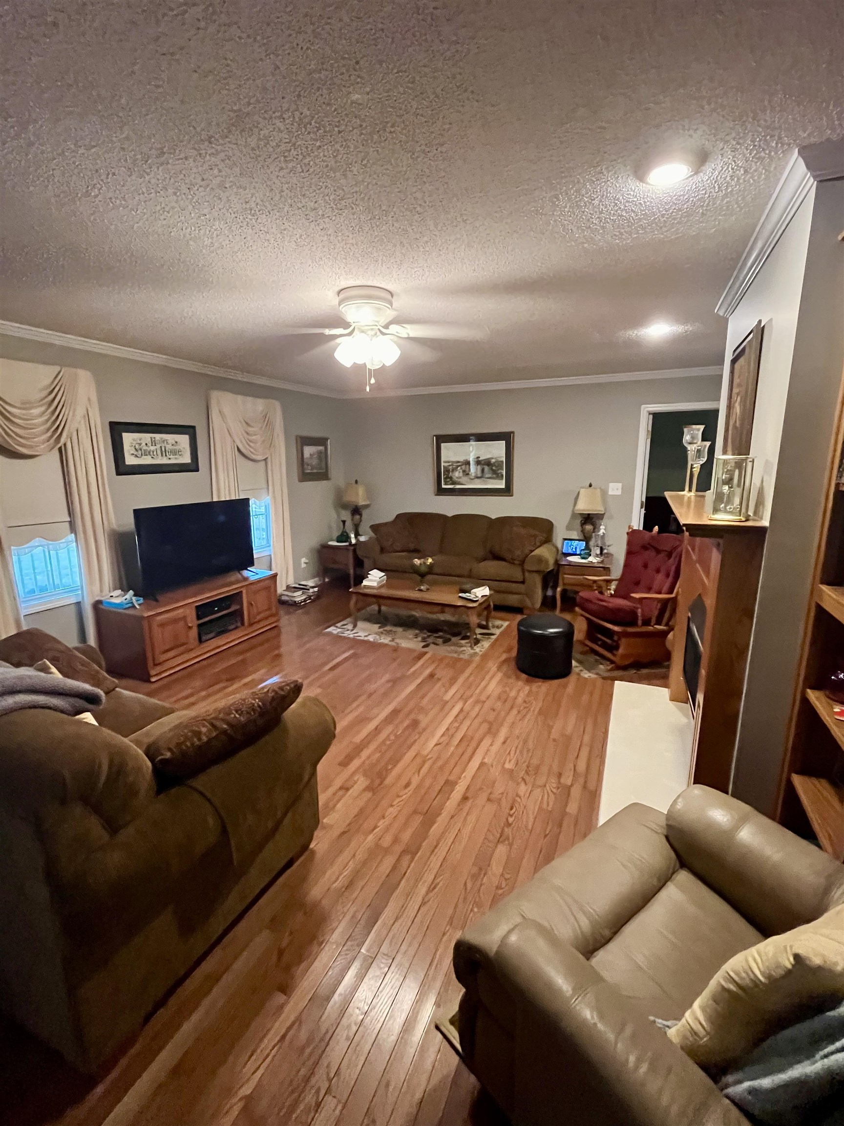 100 Stonewood Dr