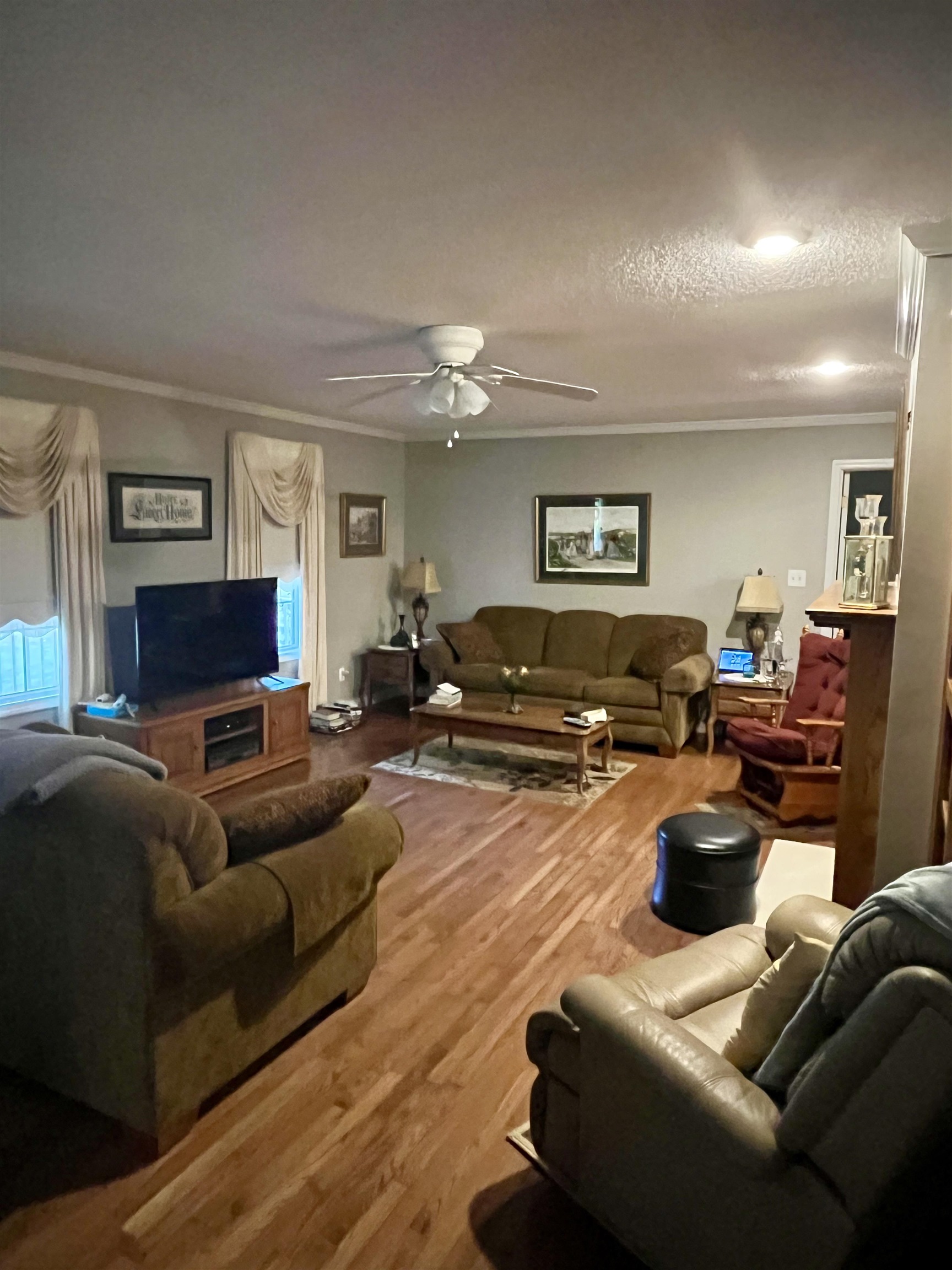 100 Stonewood Dr