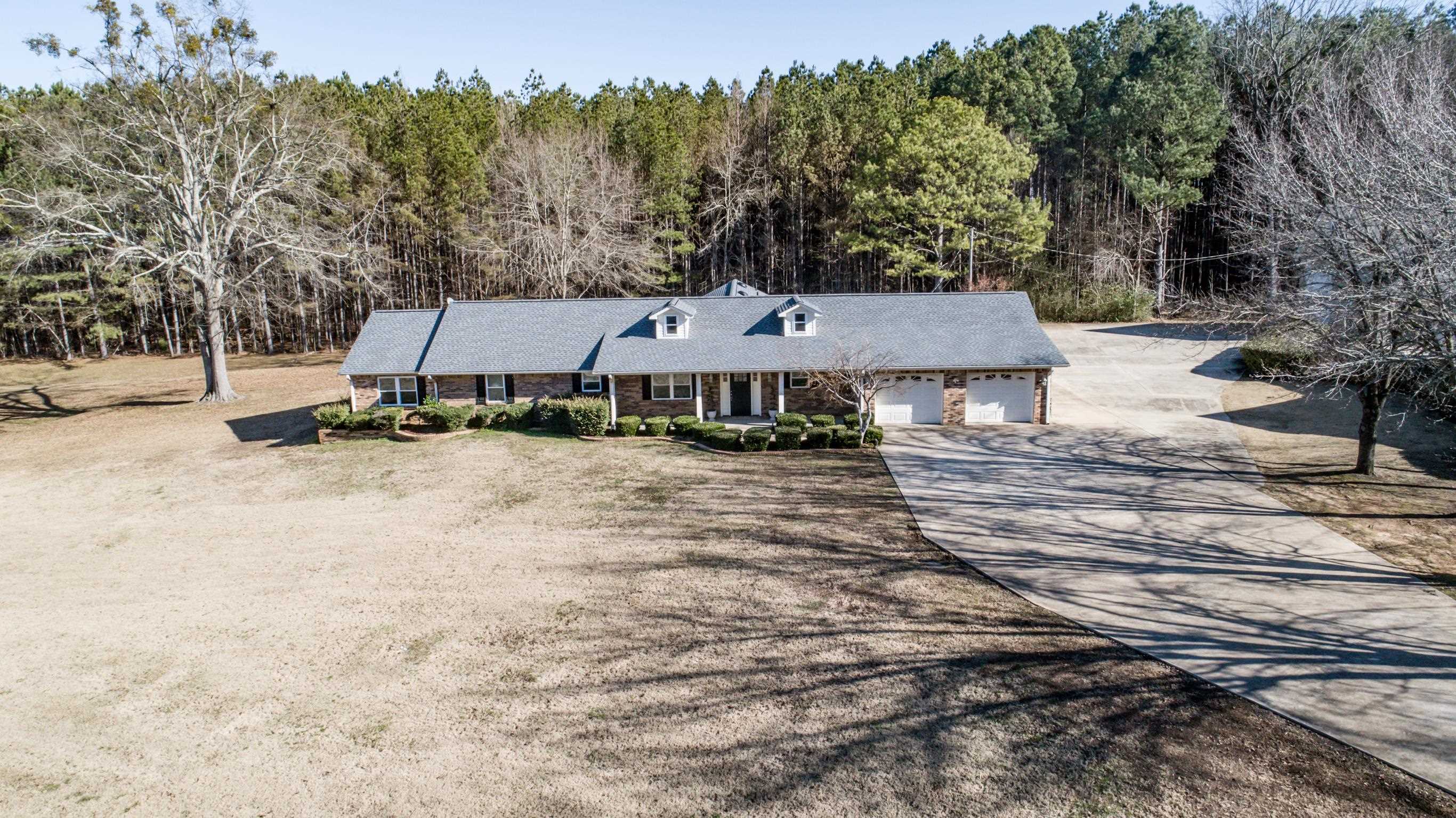 1302 Redmont Dr
