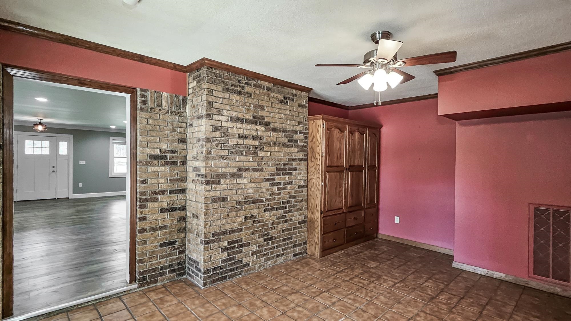 1302 Redmont Dr