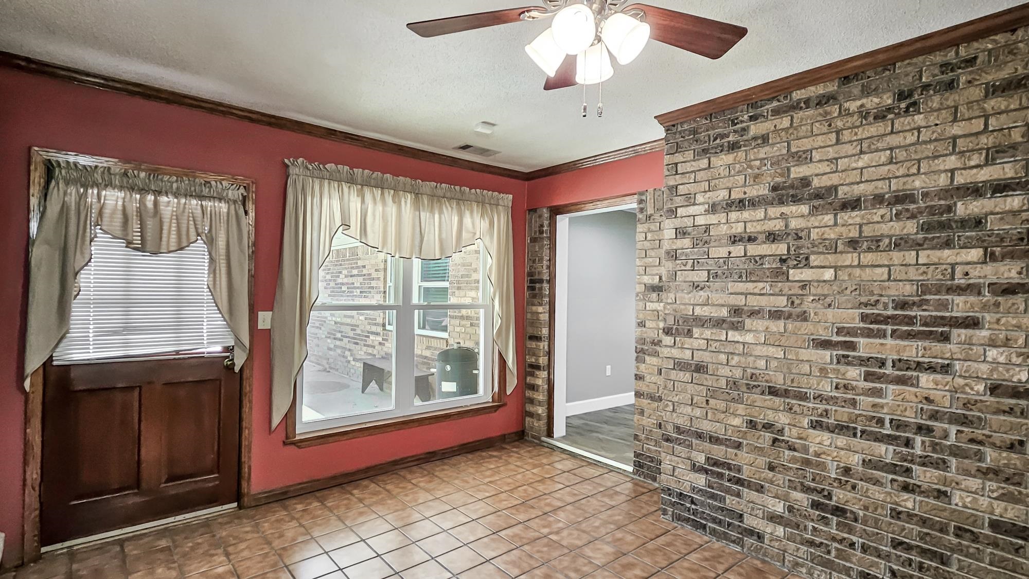 1302 Redmont Dr
