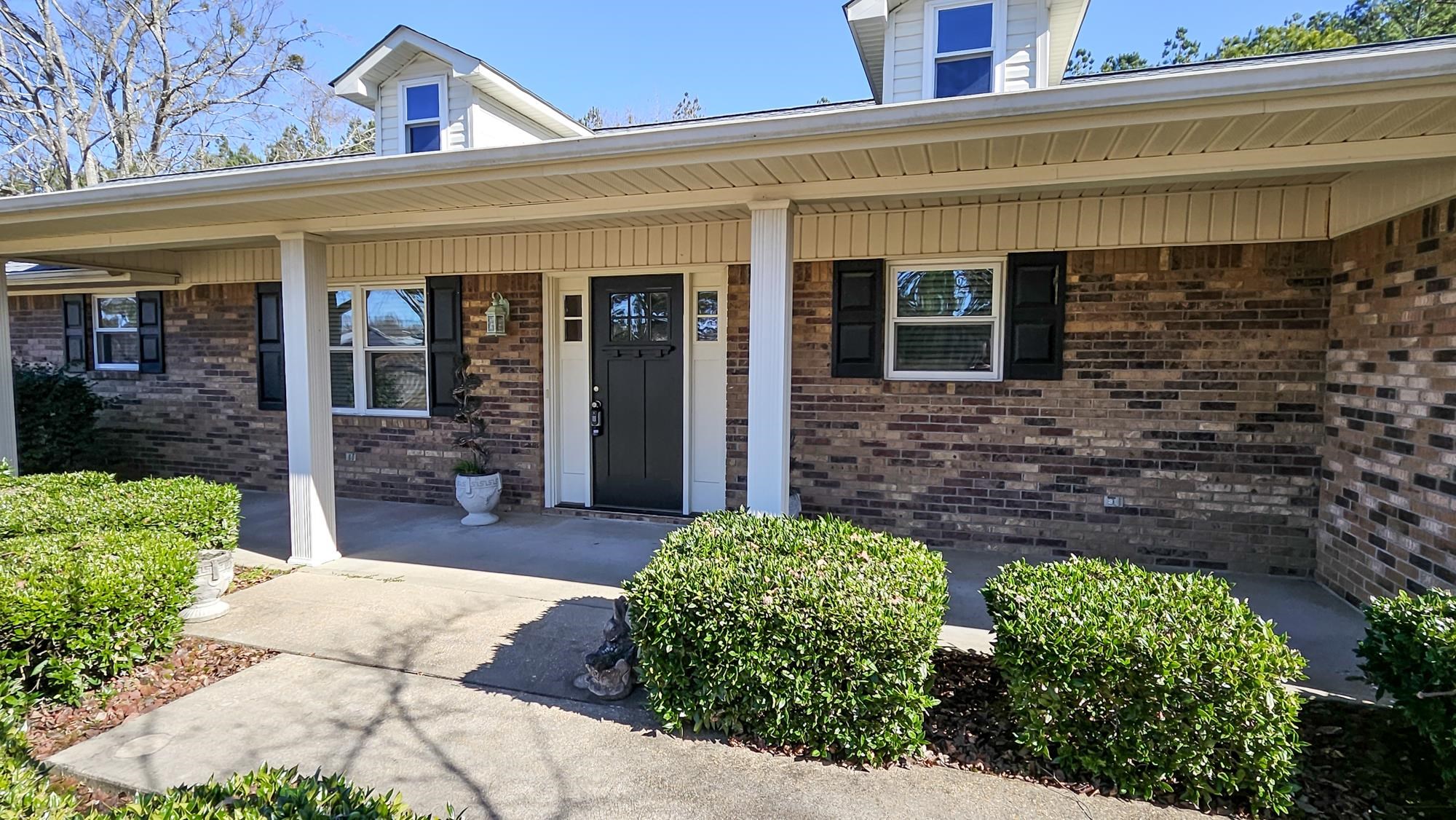 1302 Redmont Dr