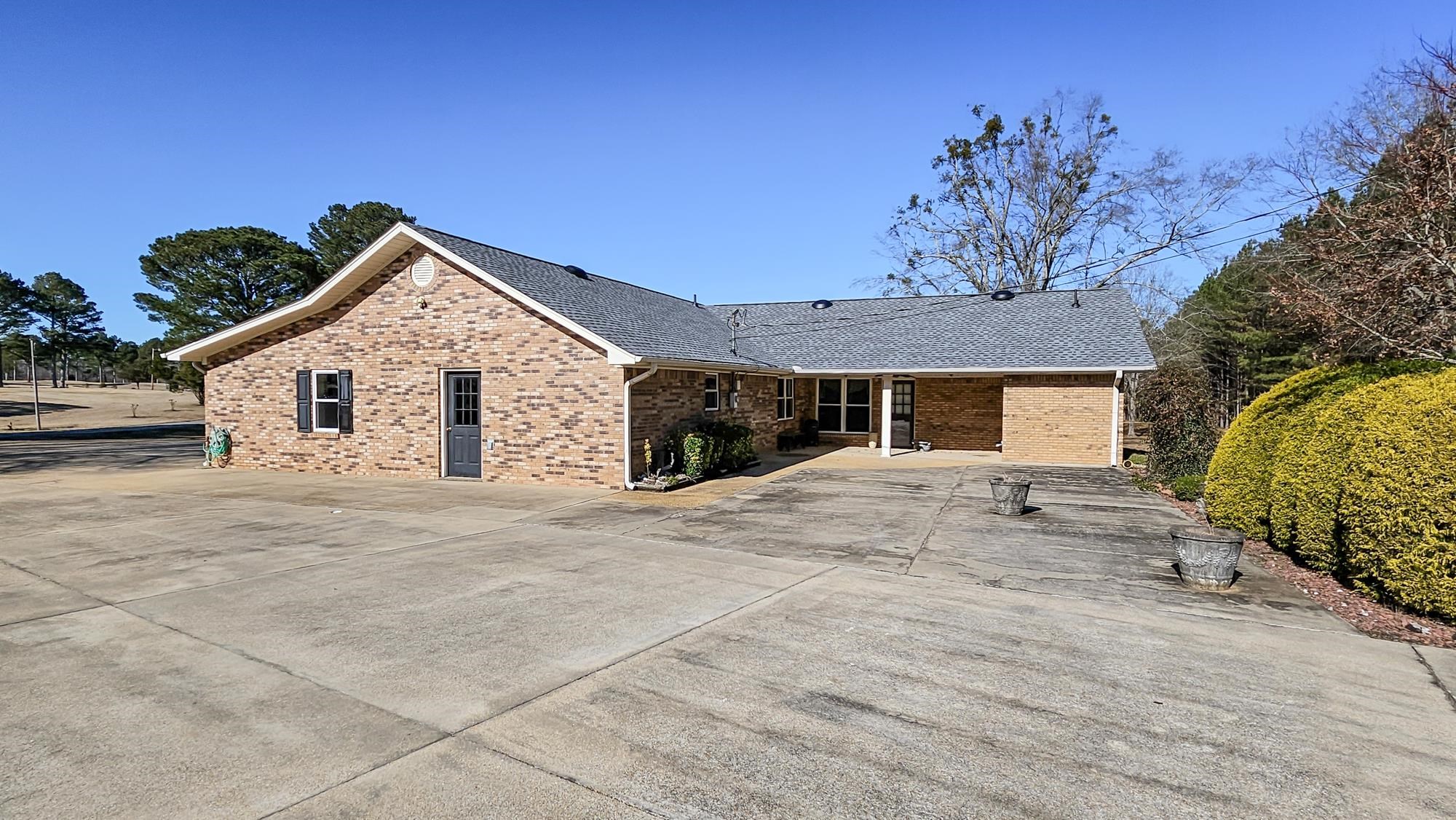 1302 Redmont Dr
