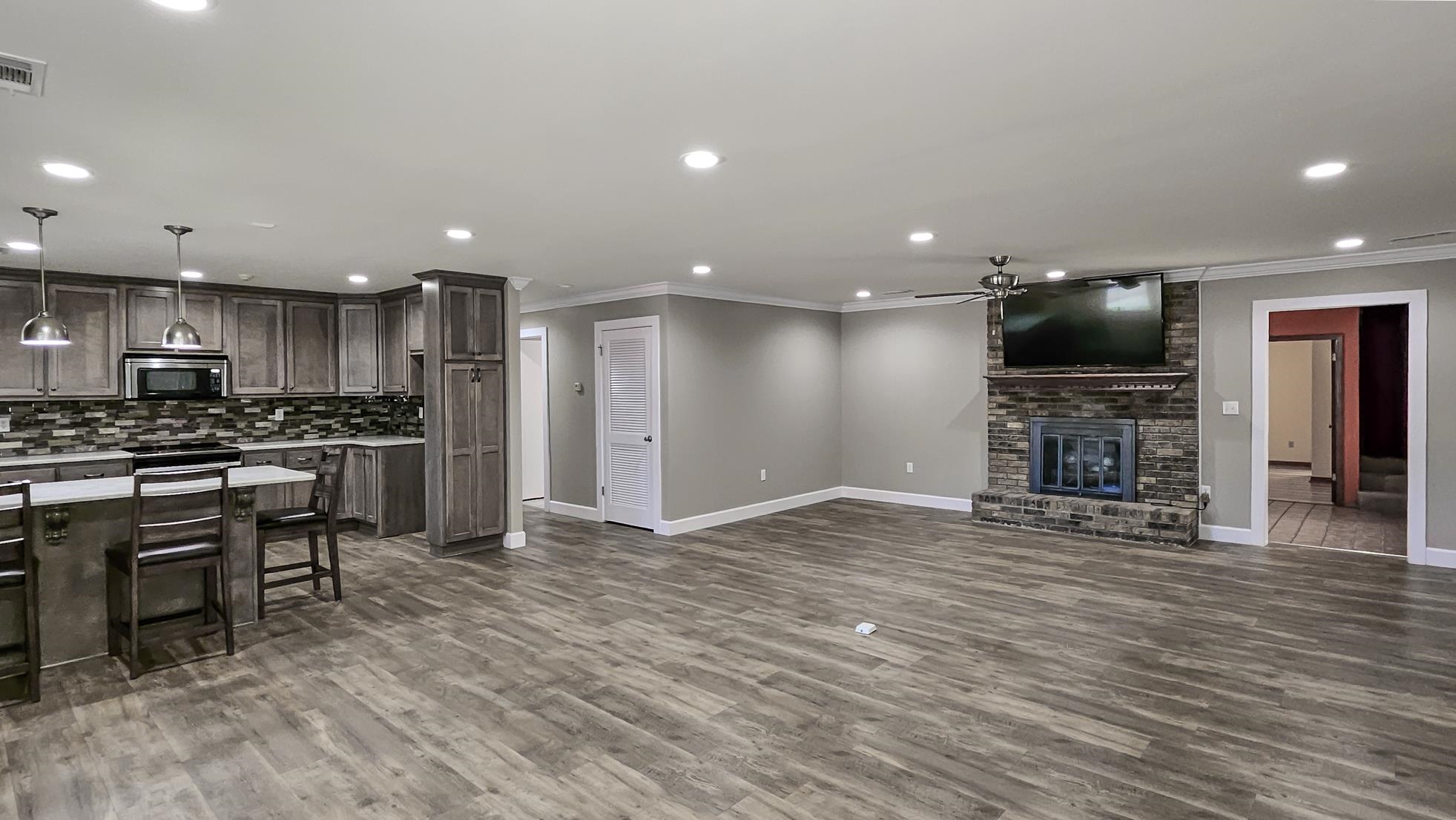 1302 Redmont Dr