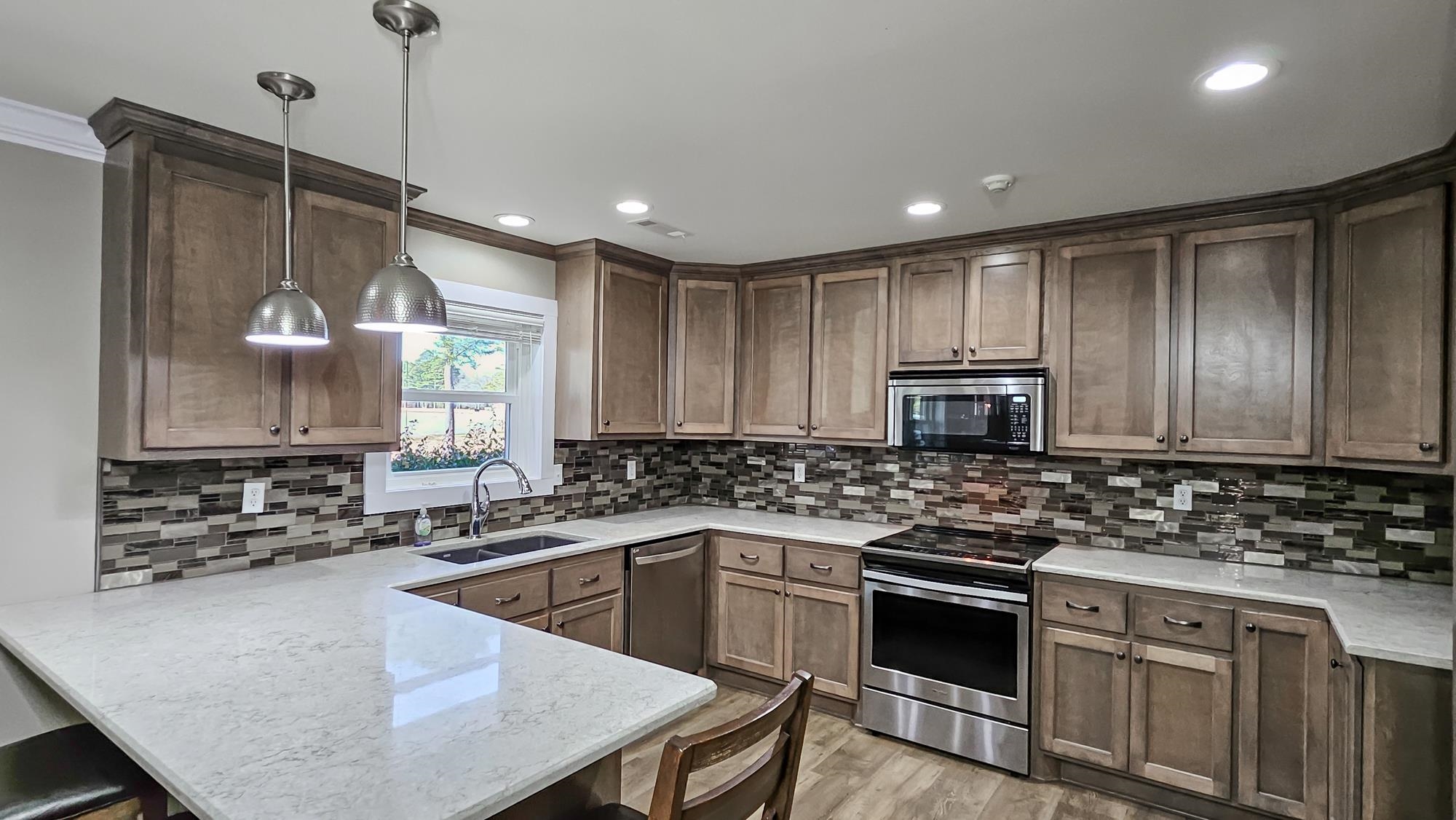 1302 Redmont Dr