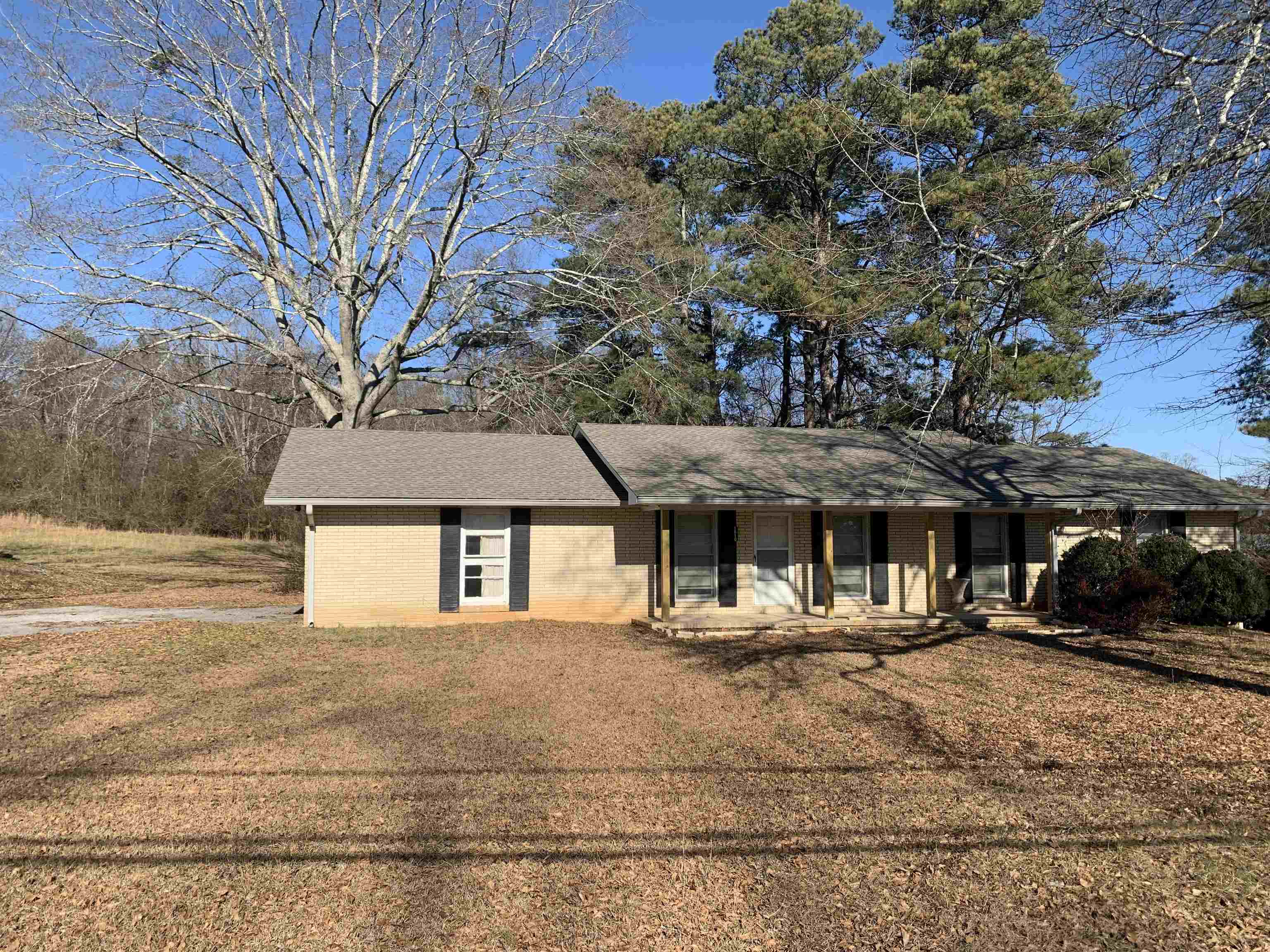 Looking for that perfect opportunity to live inside the city limits but still have the space to breath.  This fixer hosue should do the trick!! Enjoy the luxury of being close to groceries, restaurants and a great school system.  This home with the right touches could be the talk of the town.  With 3.45+/- acres, a newer roof and new HVAC, it won't take much to make this home one of a lifetime.  Call today!