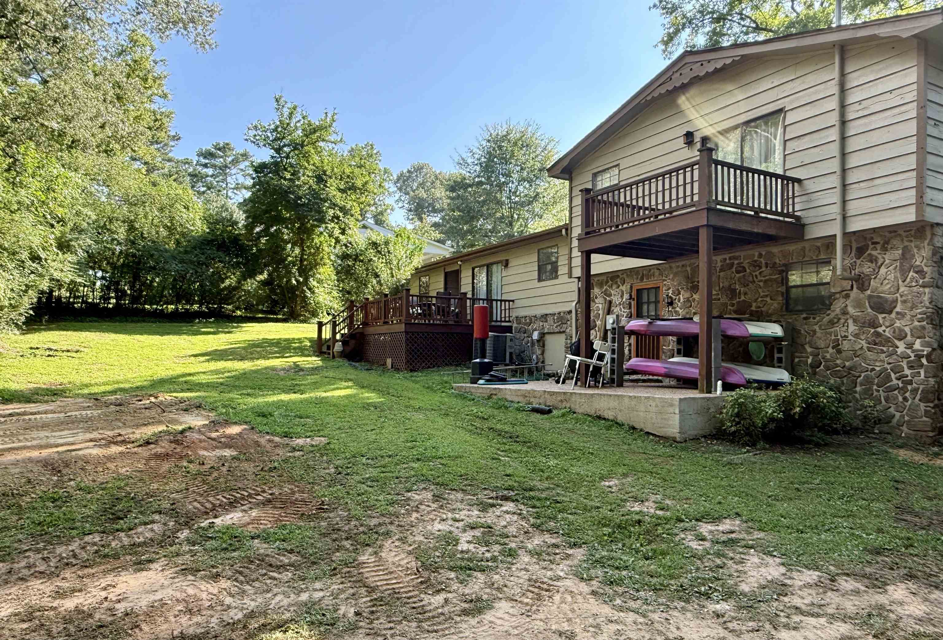 2102 Wilson Blvd