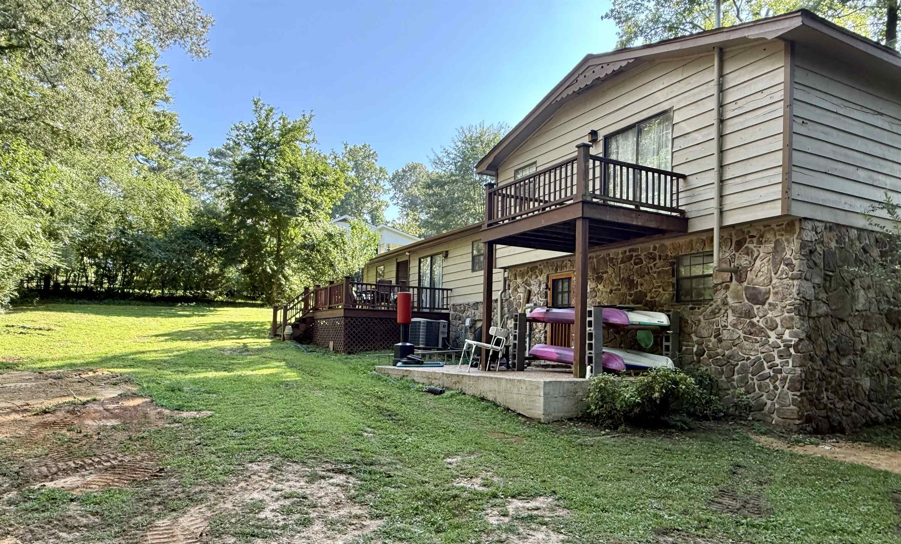 2102 Wilson Blvd