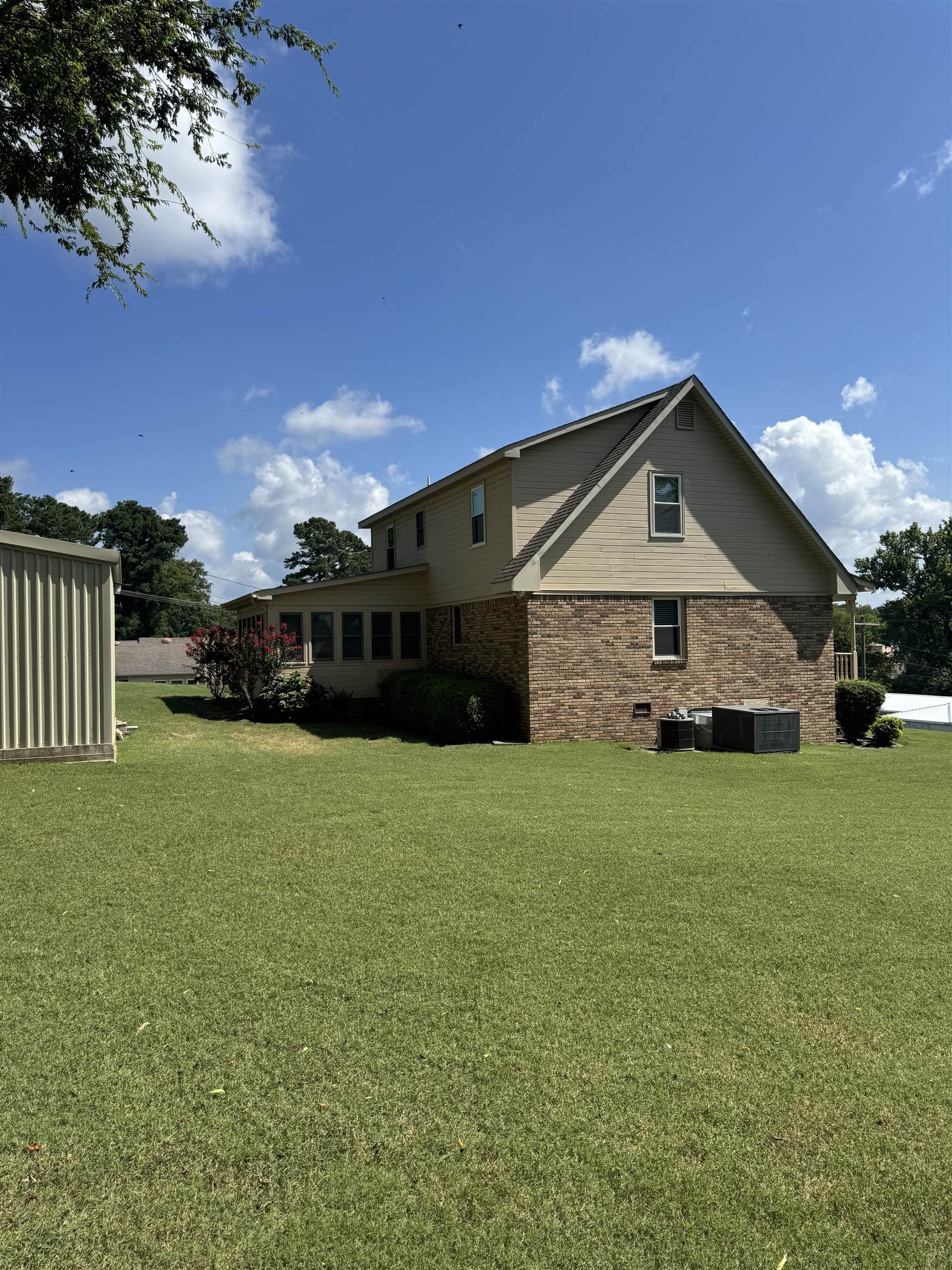 1327 Jackson Ave