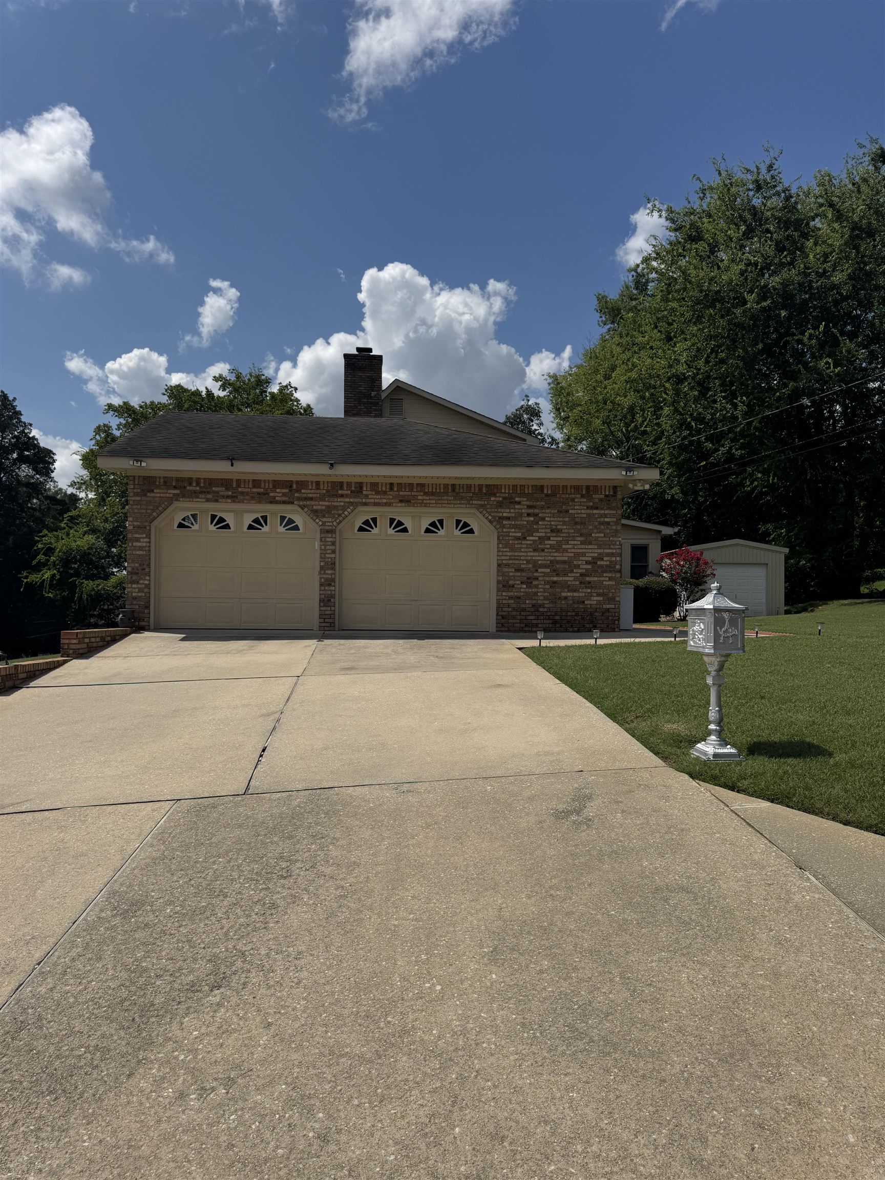 1327 Jackson Ave