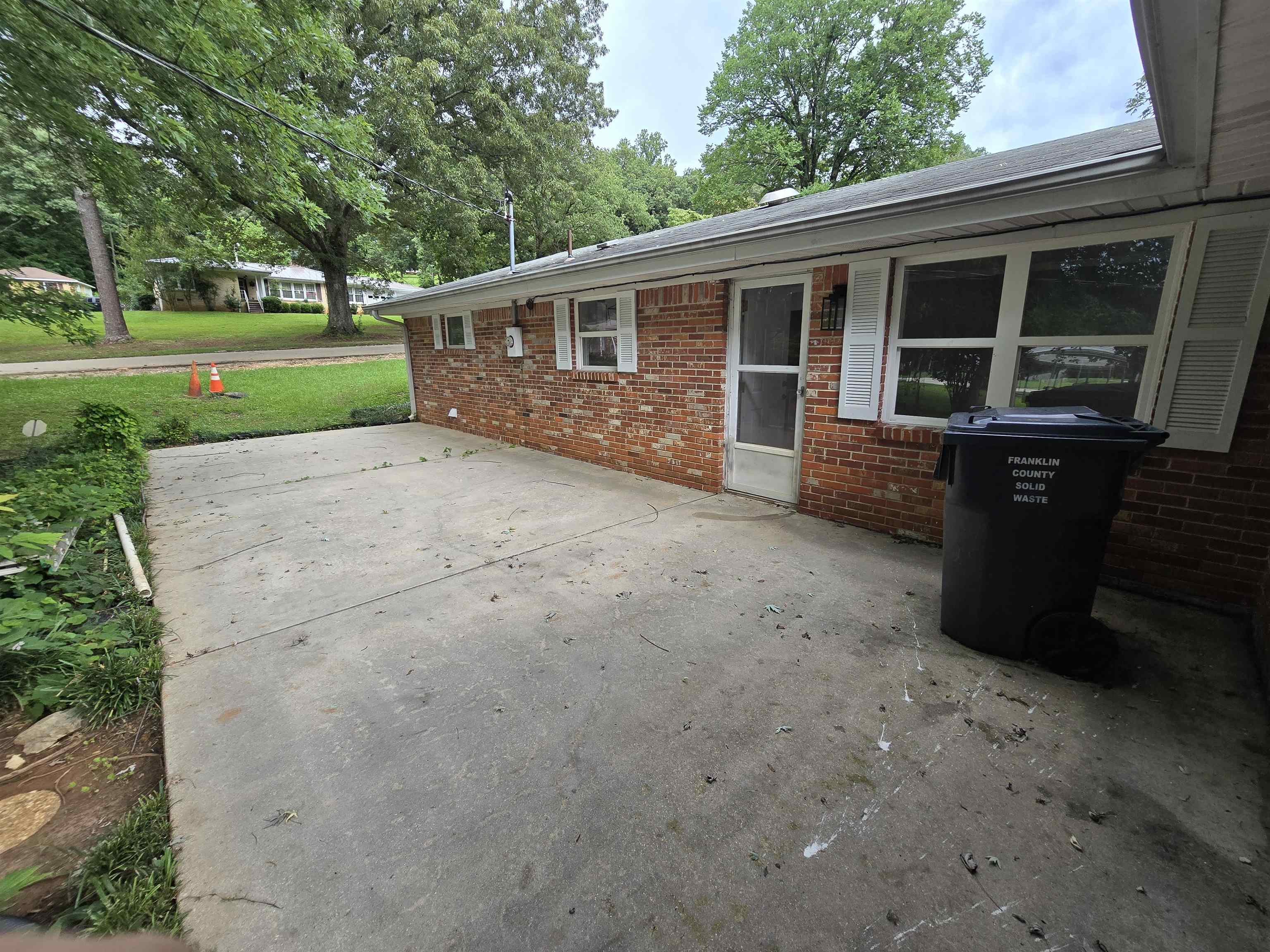 275 Parks Dr